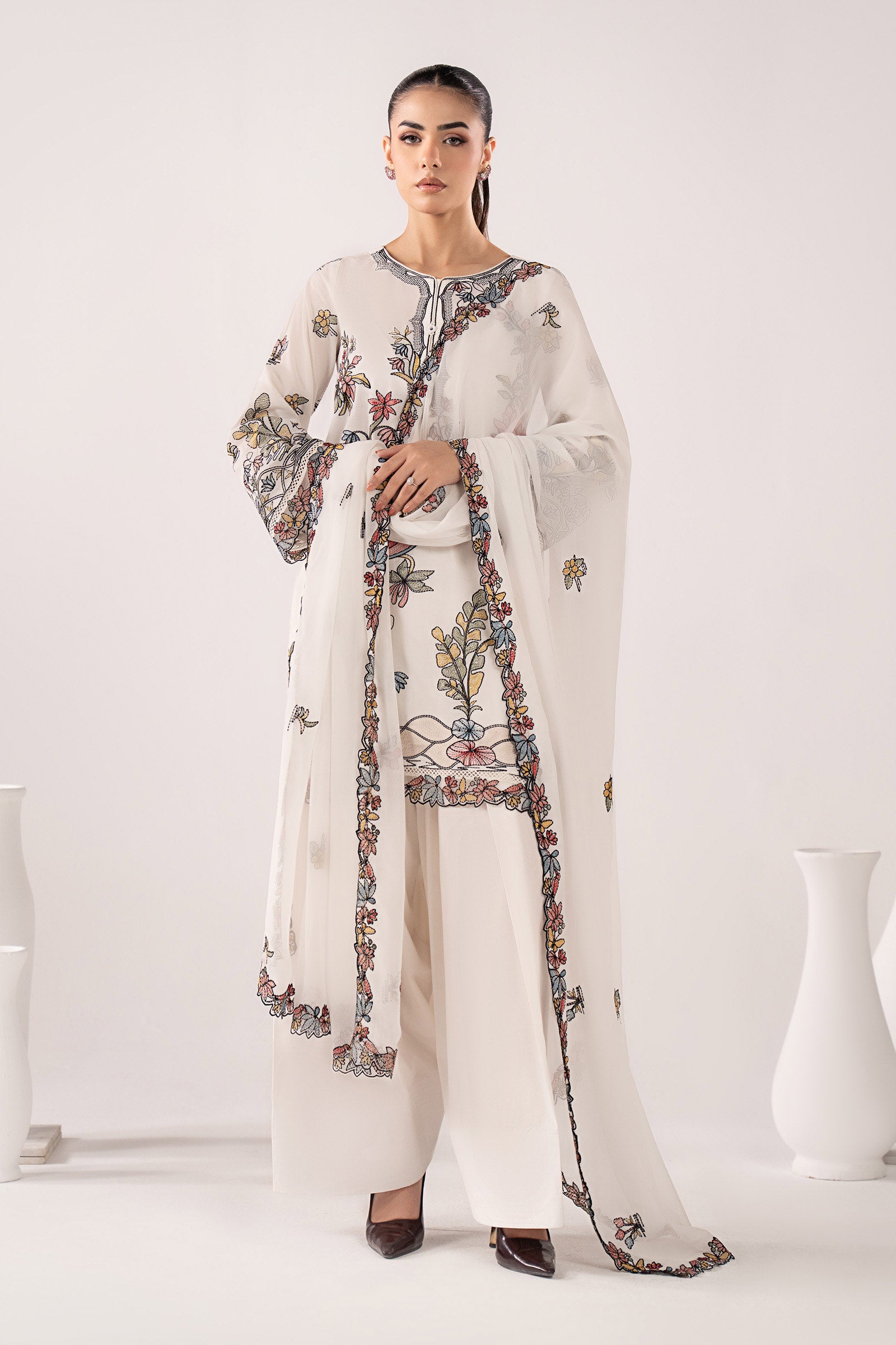 3 Piece Embroidered Lawn Suit