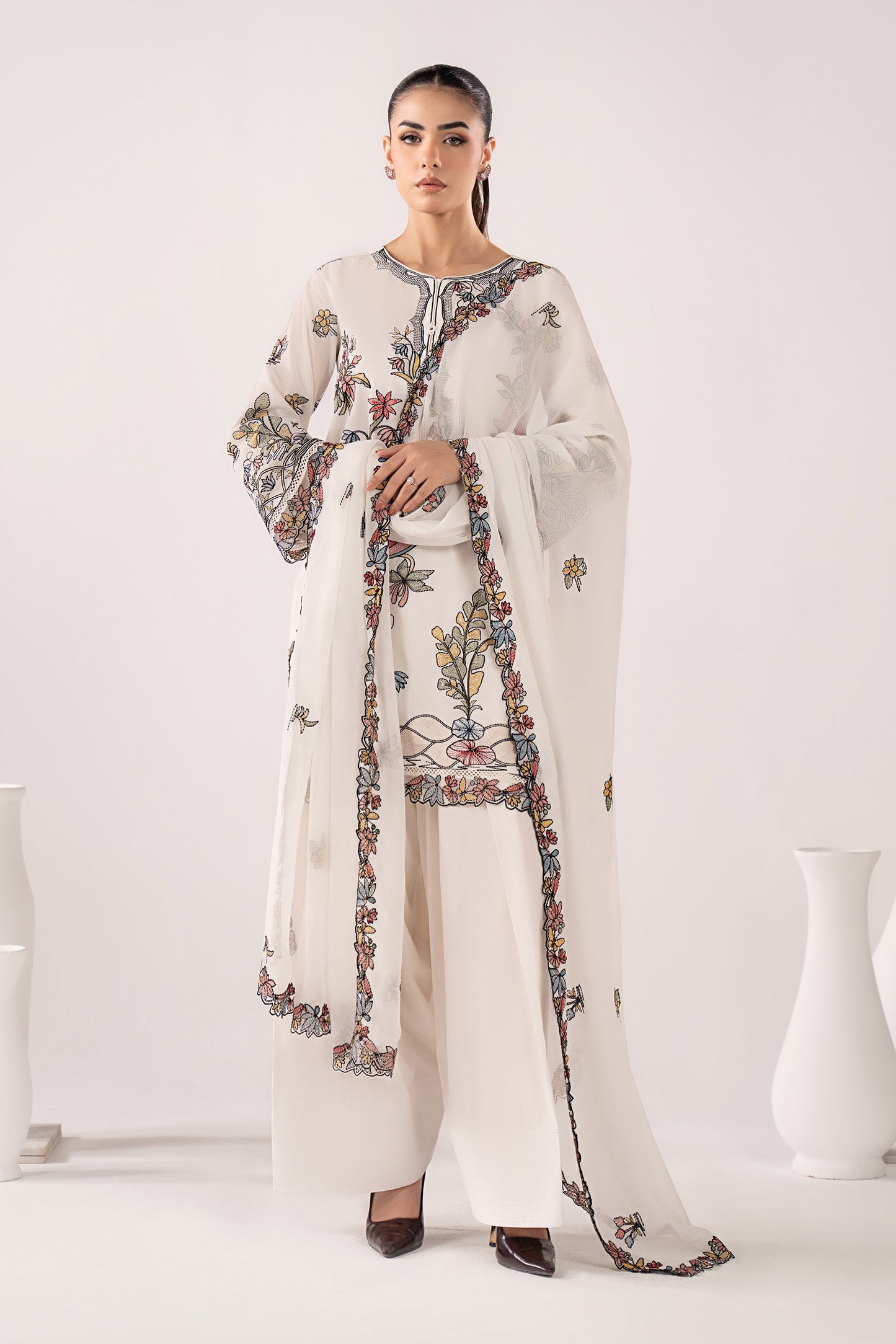 3 Piece Embroidered Lawn Suit