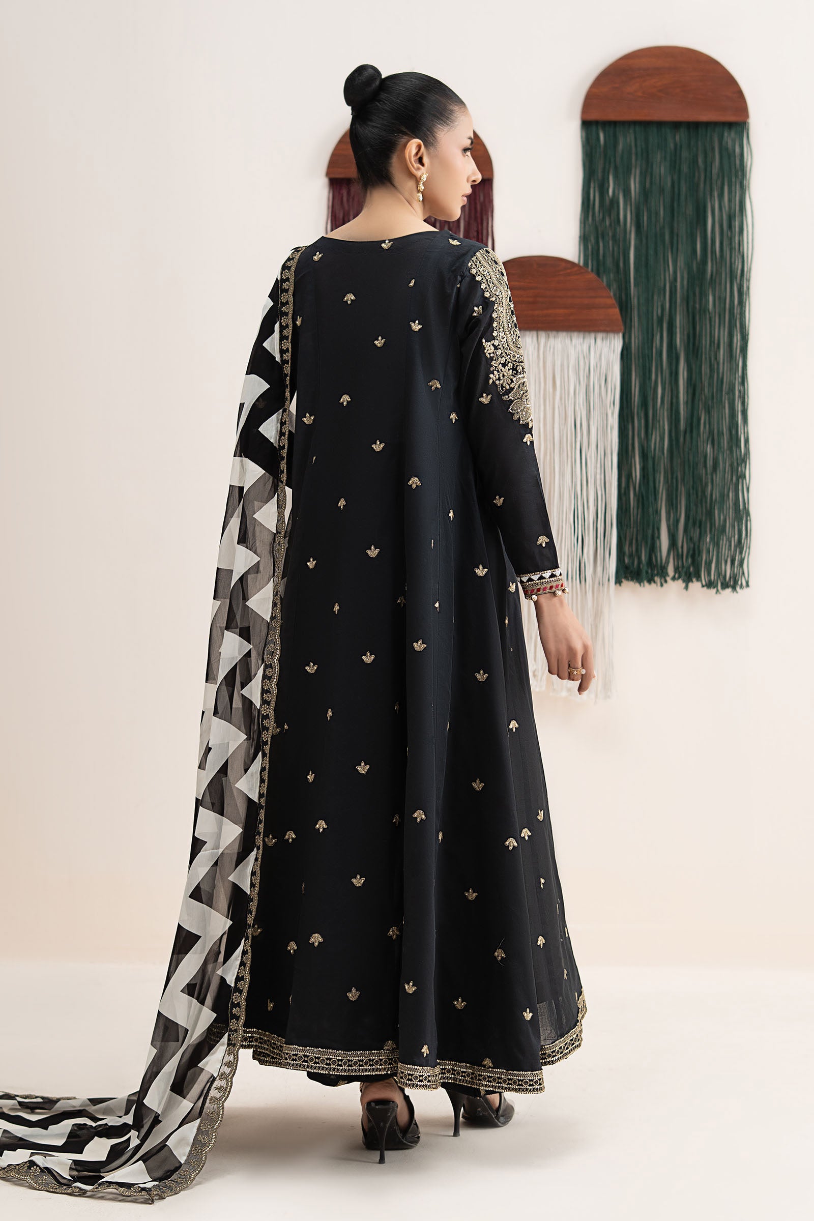 3 Piece Embroidered Lawn Suit