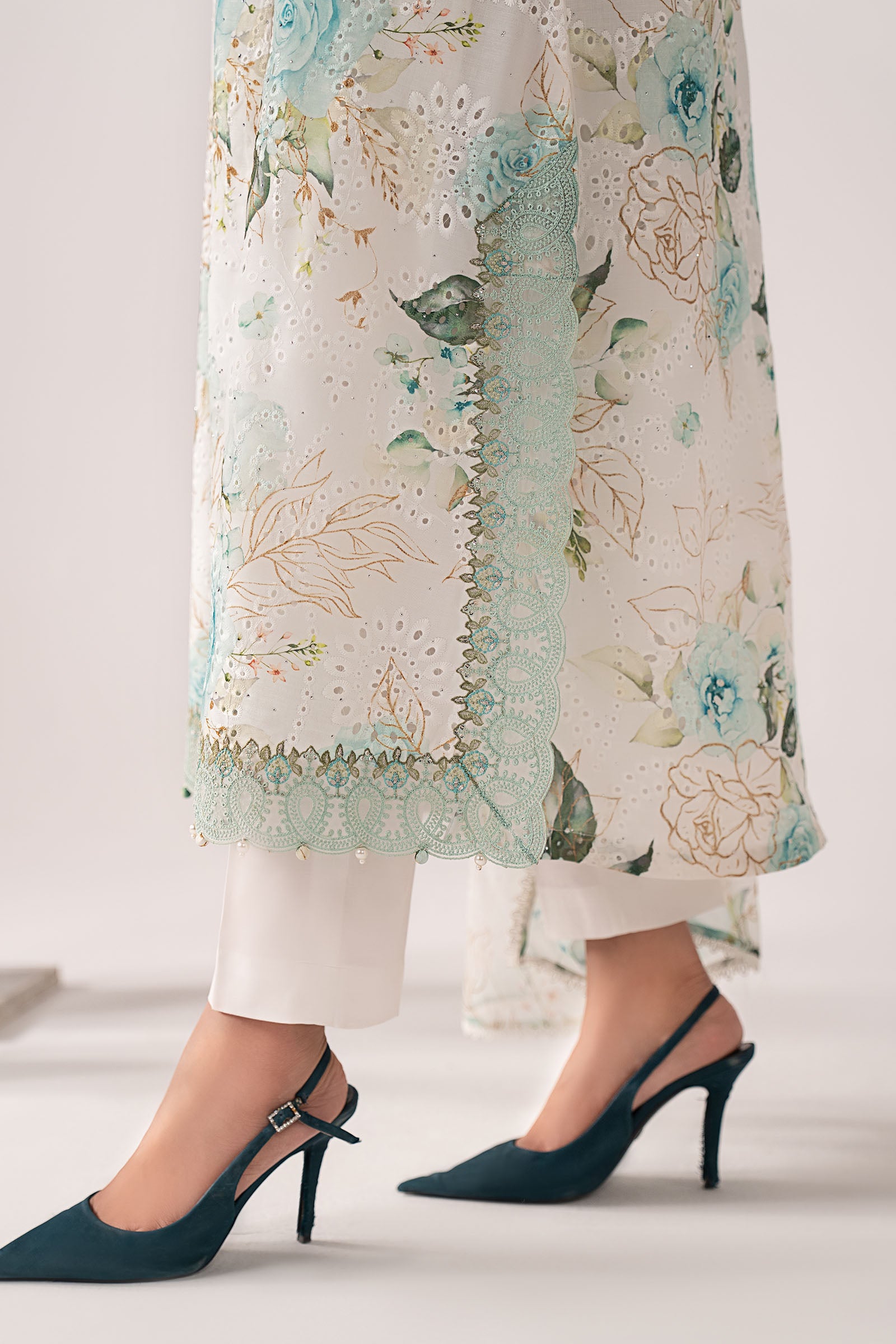 3 Piece Embroidered Lawn Suit