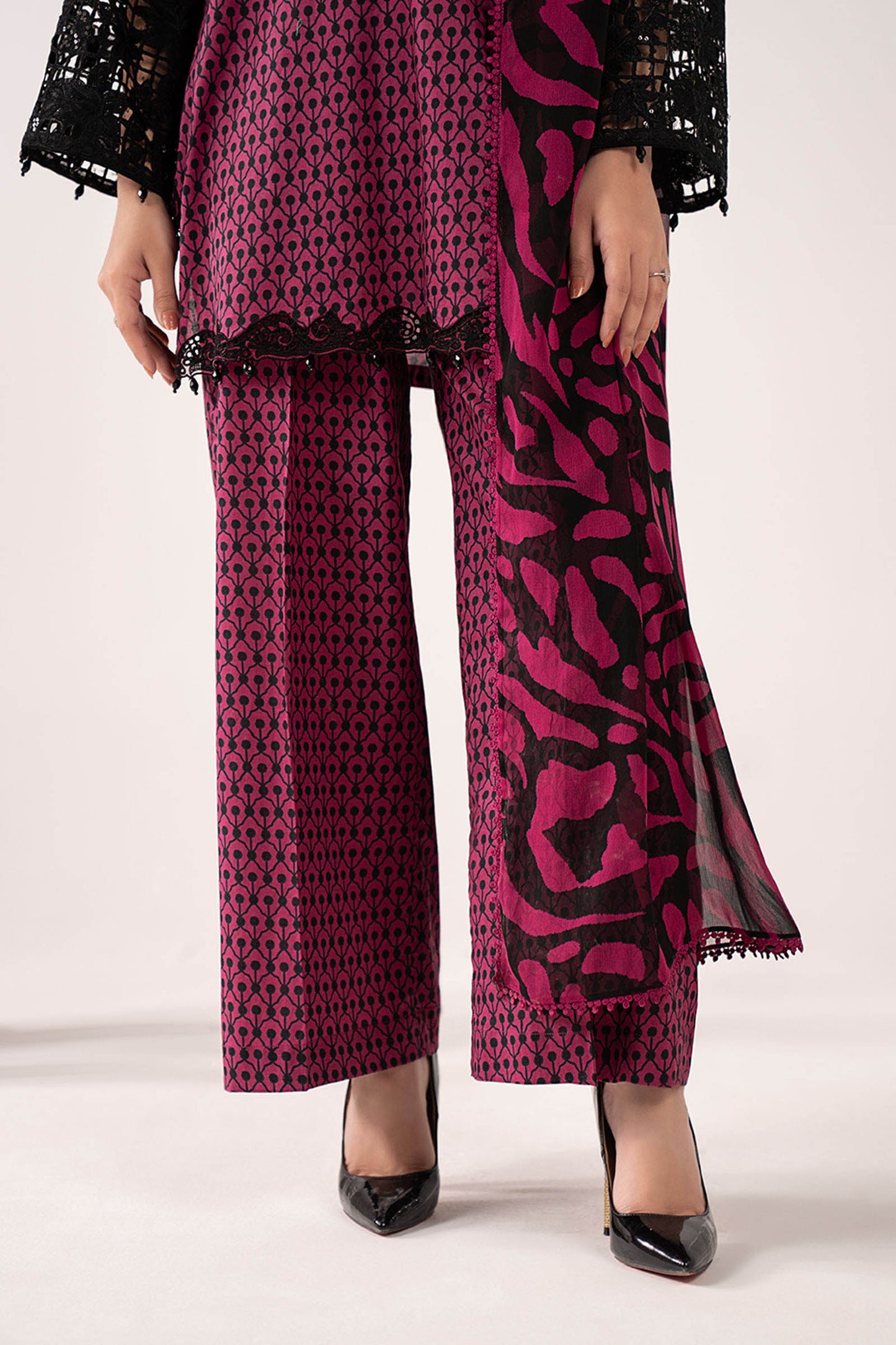 3 Piece Embroidered Lawn Suit