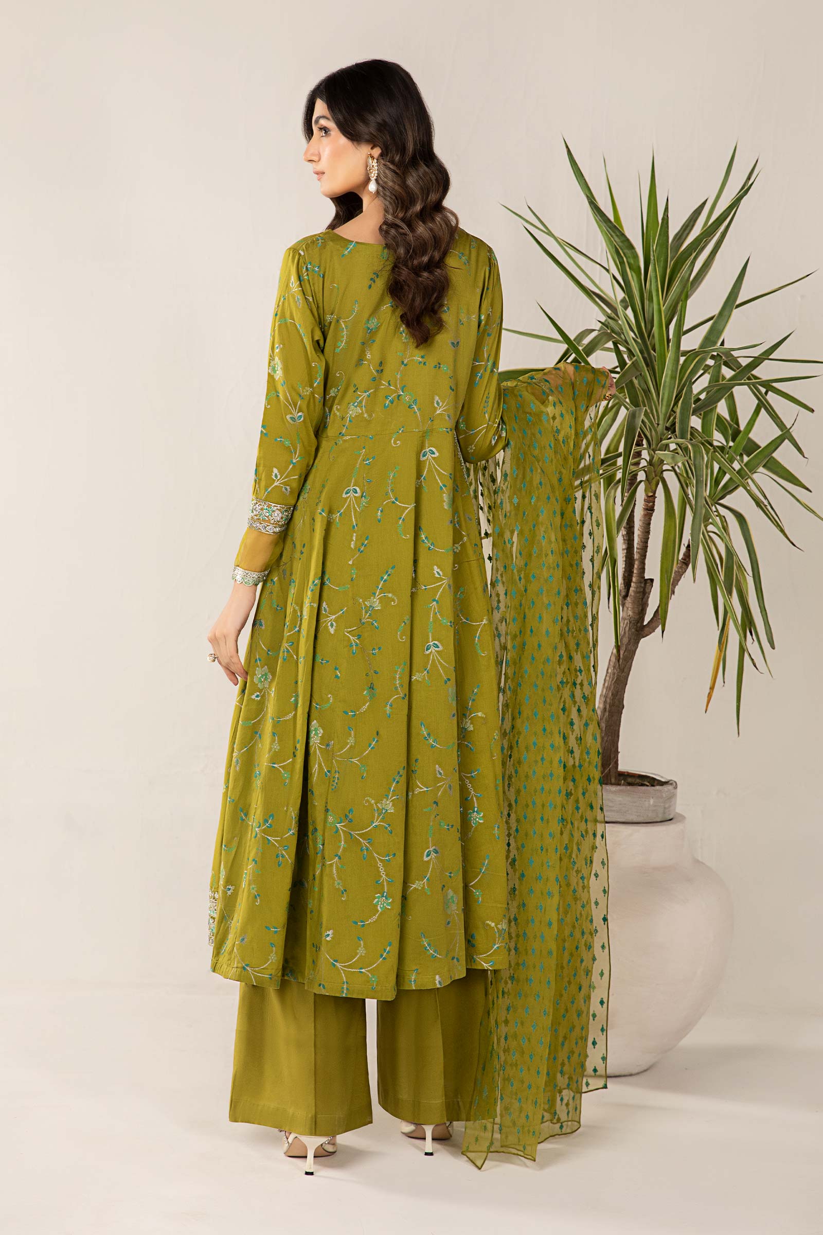 3 Piece Embroidered Jacquard Broshia Suit