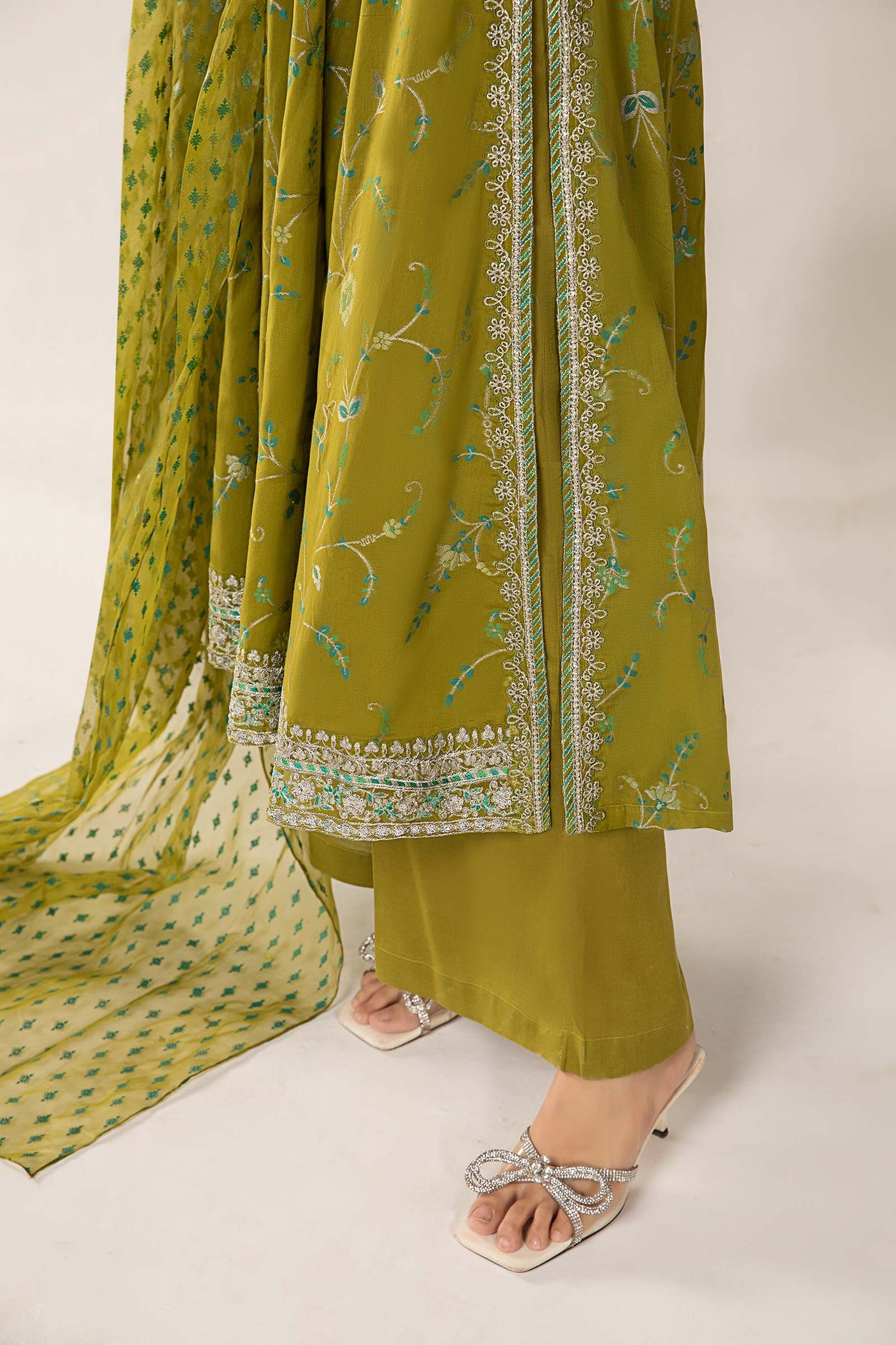 3 Piece Embroidered Jacquard Broshia Suit