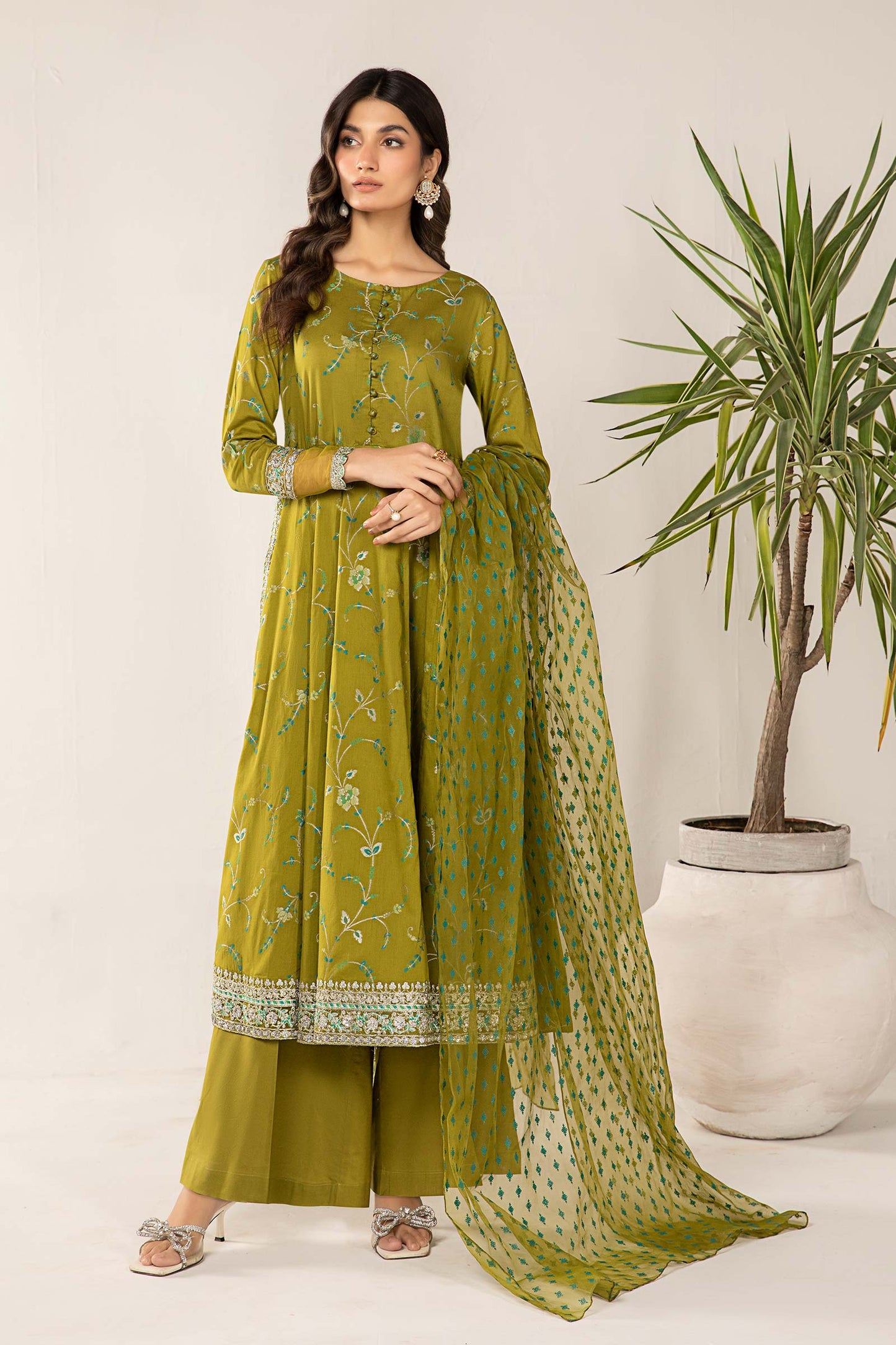 3 Piece Embroidered Jacquard Broshia Suit