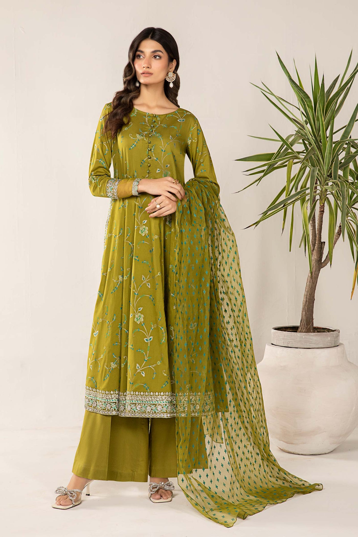 3 Piece Embroidered Jacquard Broshia Suit