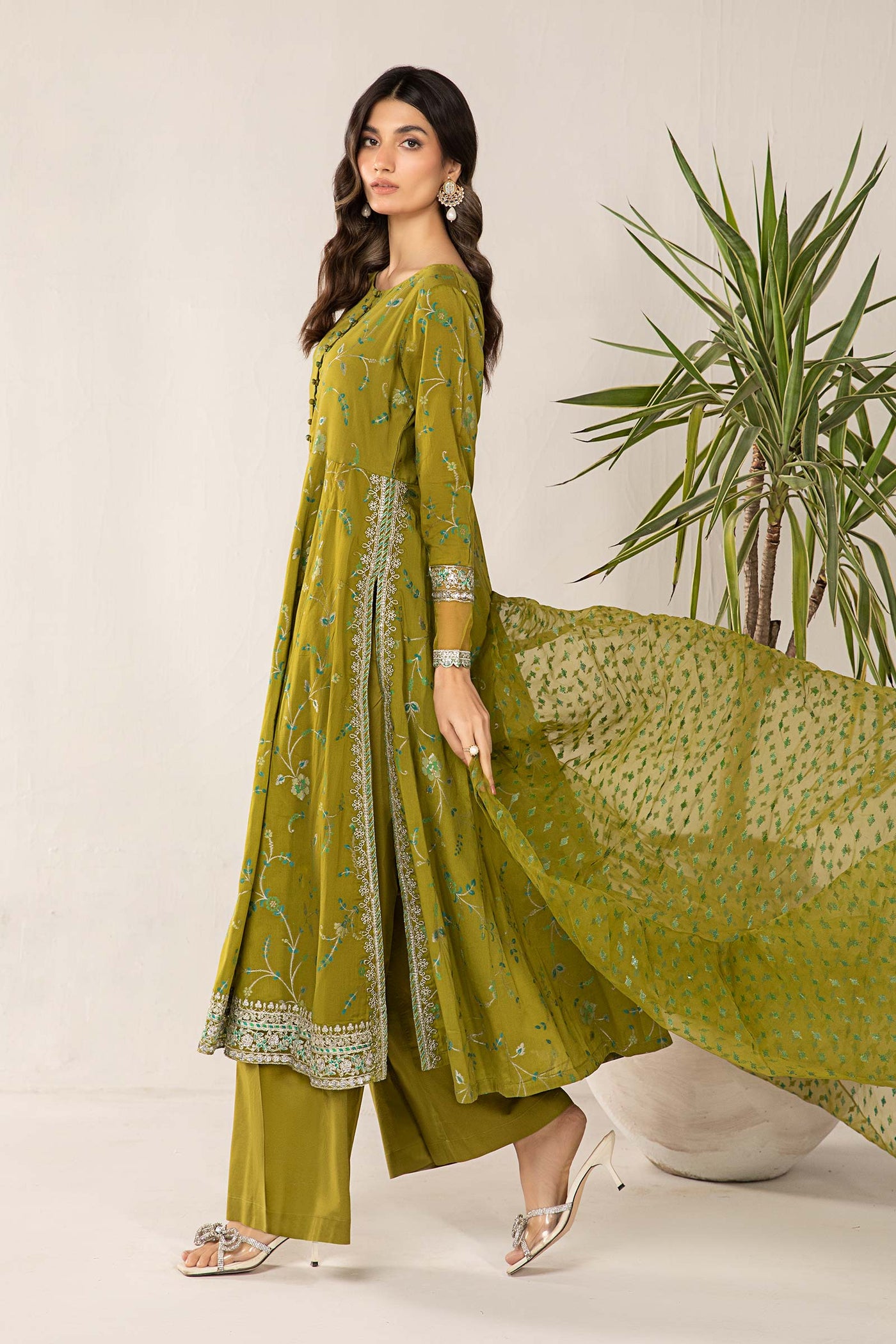 3 Piece Embroidered Jacquard Broshia Suit