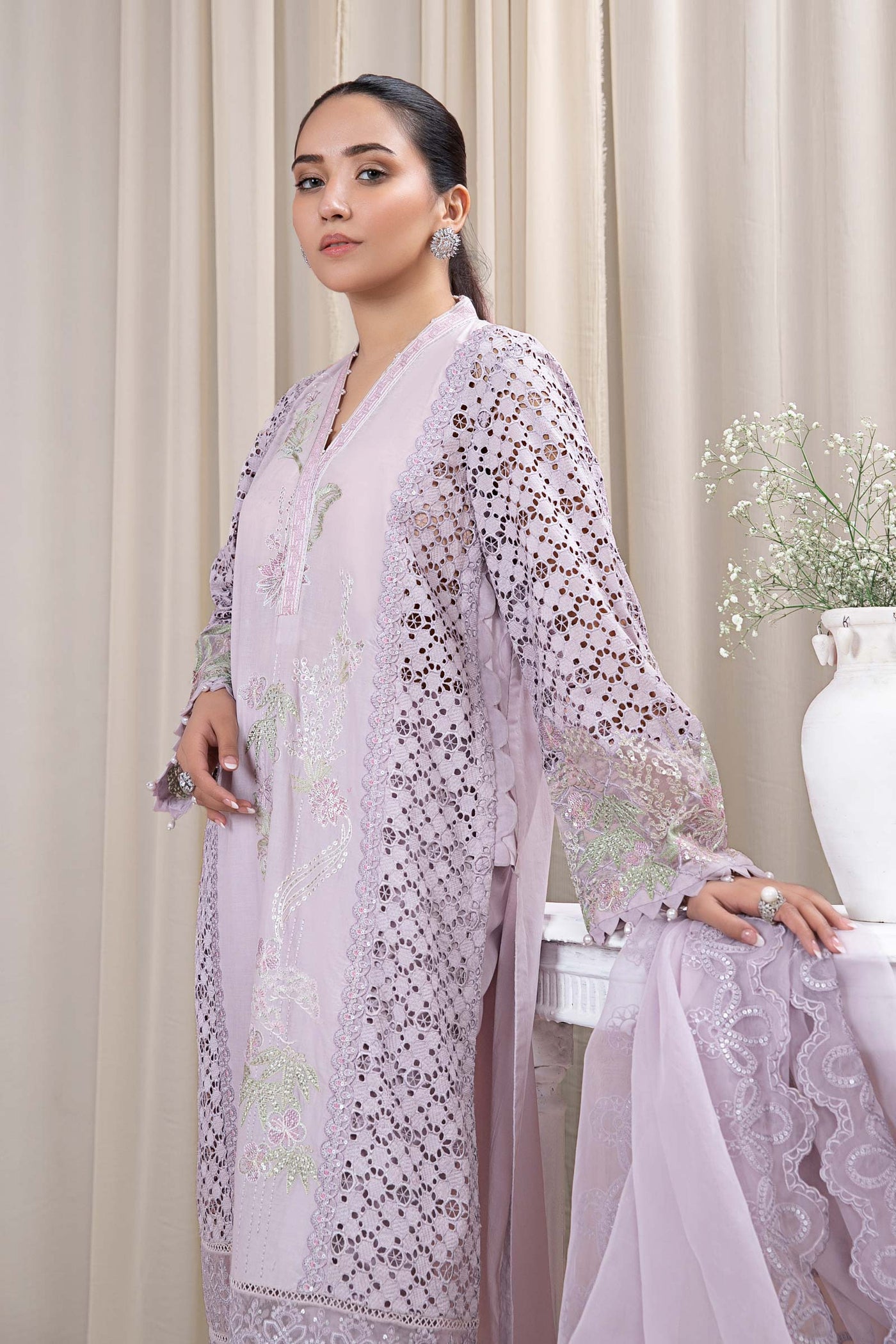 3 Piece Embroidered Lawn Suit