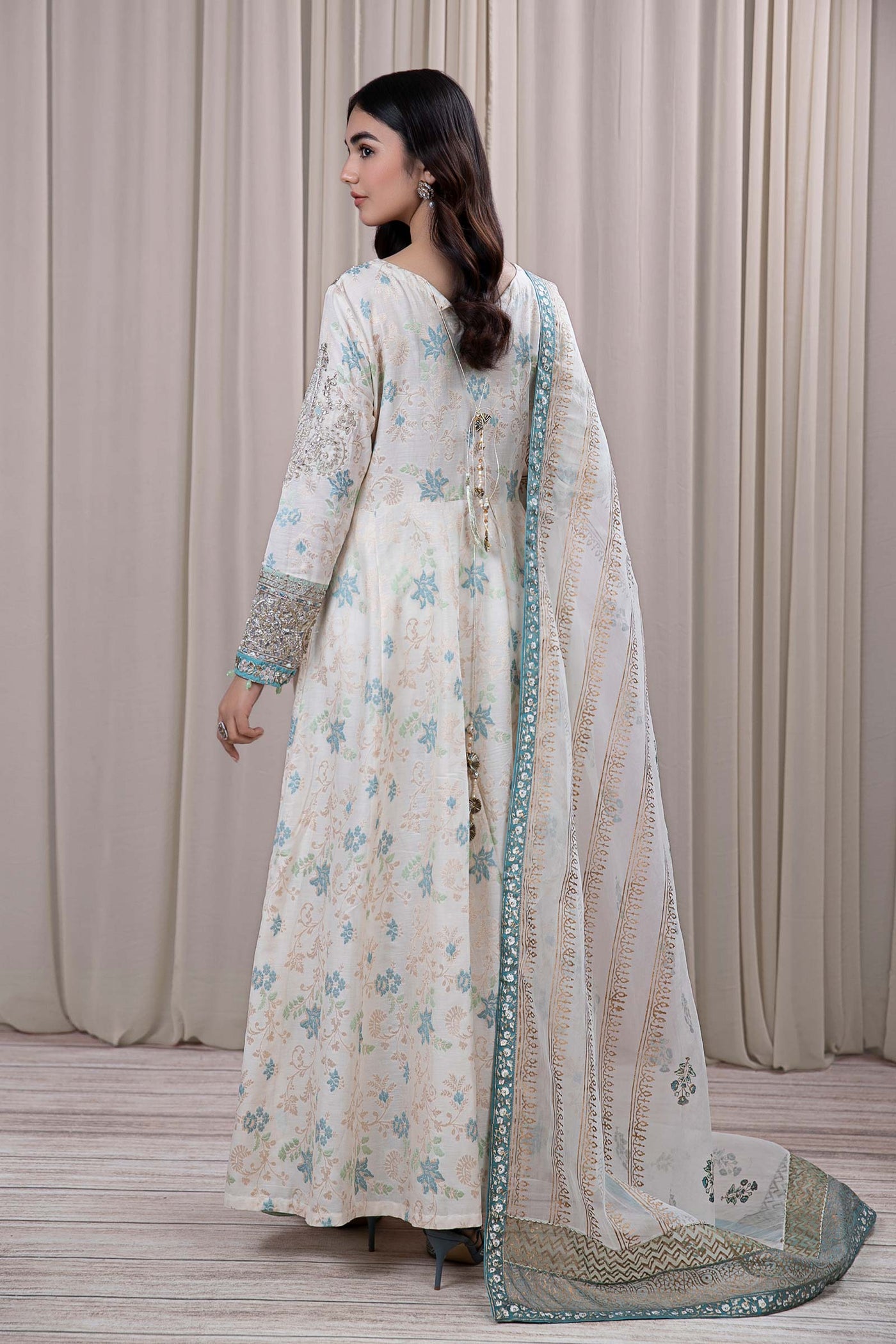 3 Piece Embroidered Jacquard Broshia Suit