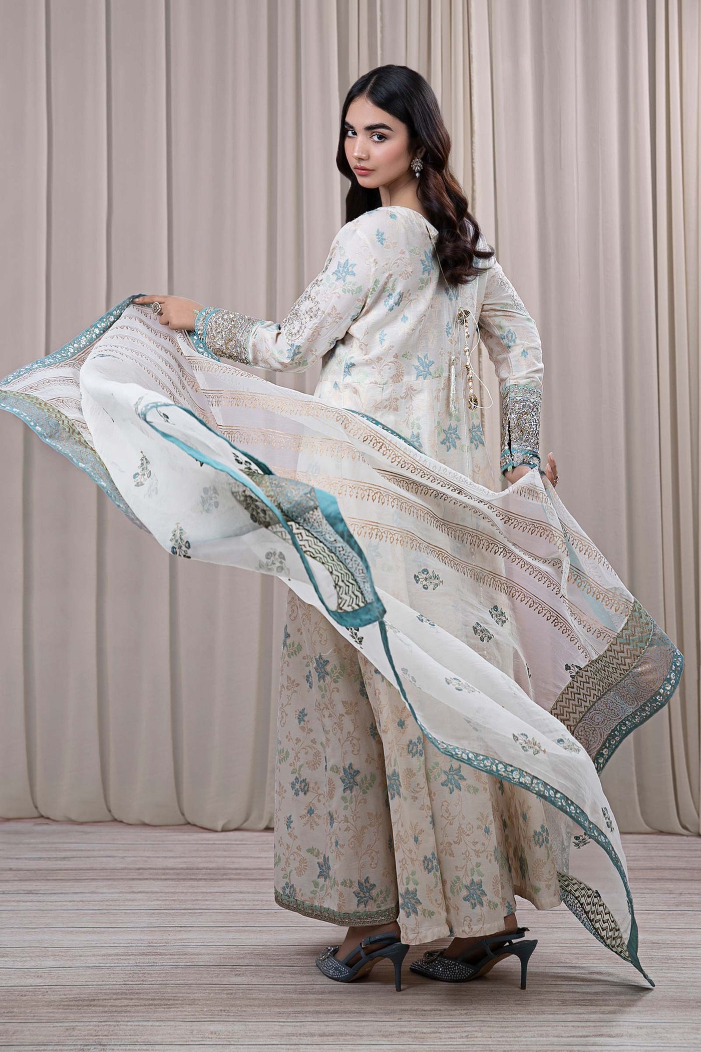 3 Piece Embroidered Jacquard Broshia Suit