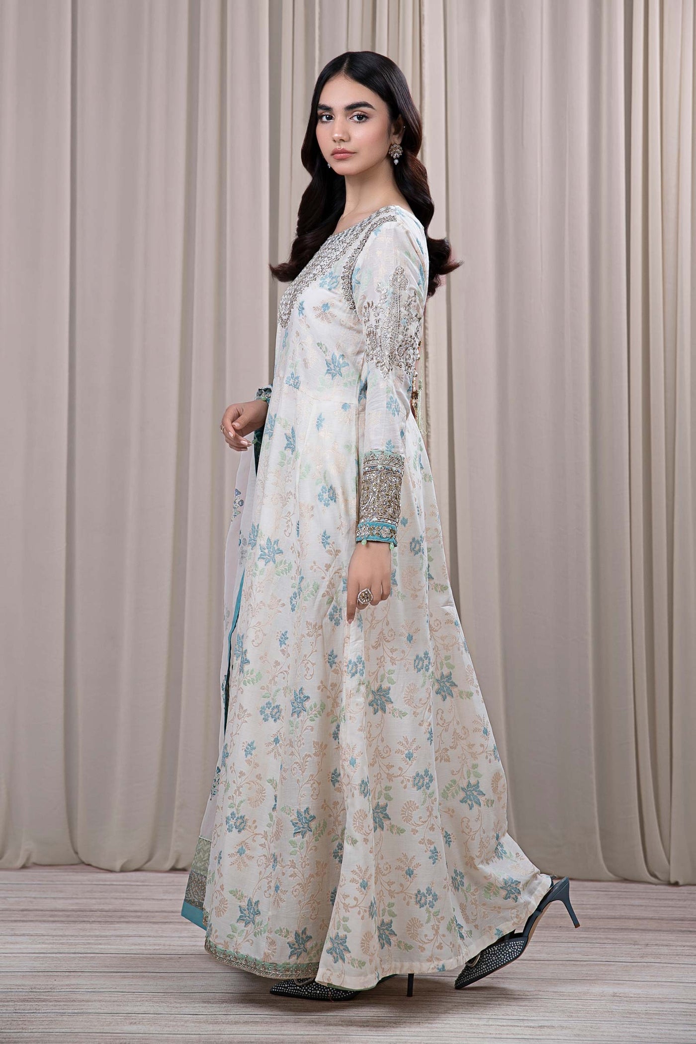 3 Piece Embroidered Jacquard Broshia Suit