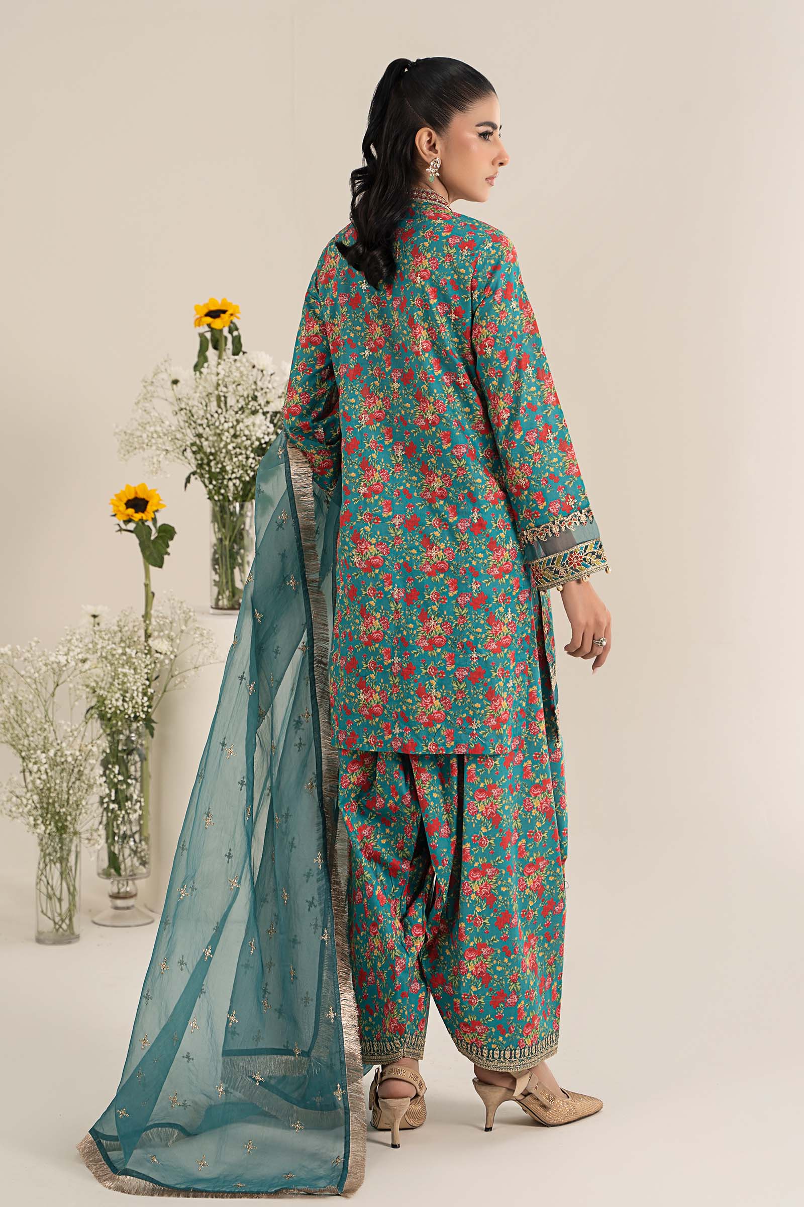 3 Piece Embroidered Lawn Suit