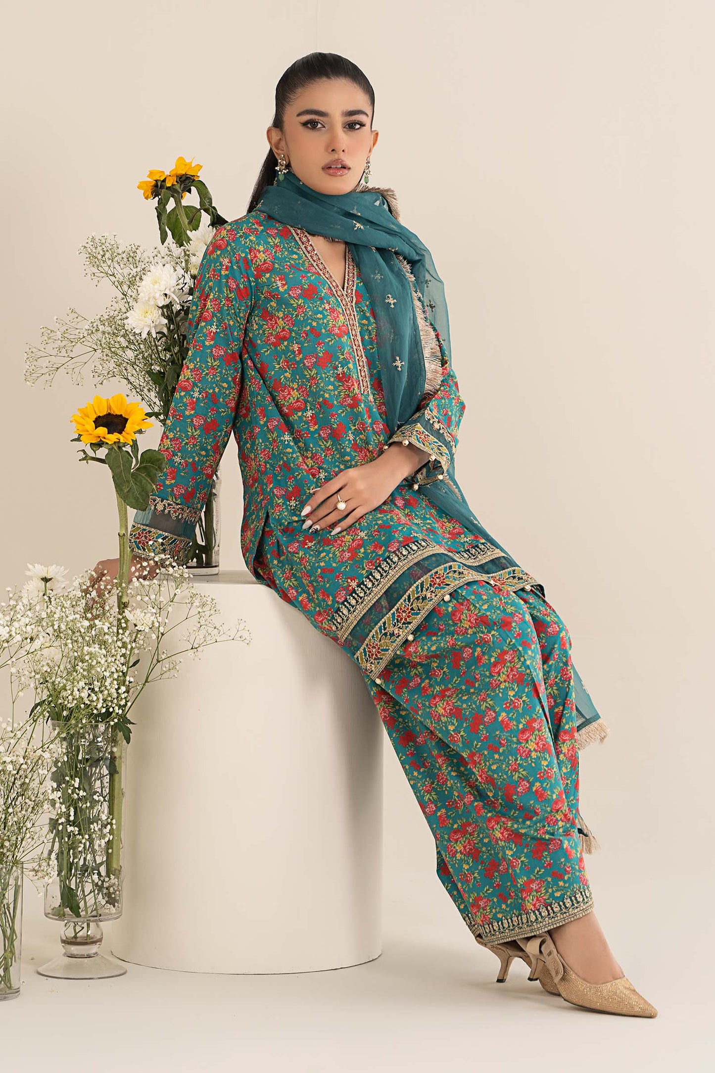 3 Piece Embroidered Lawn Suit