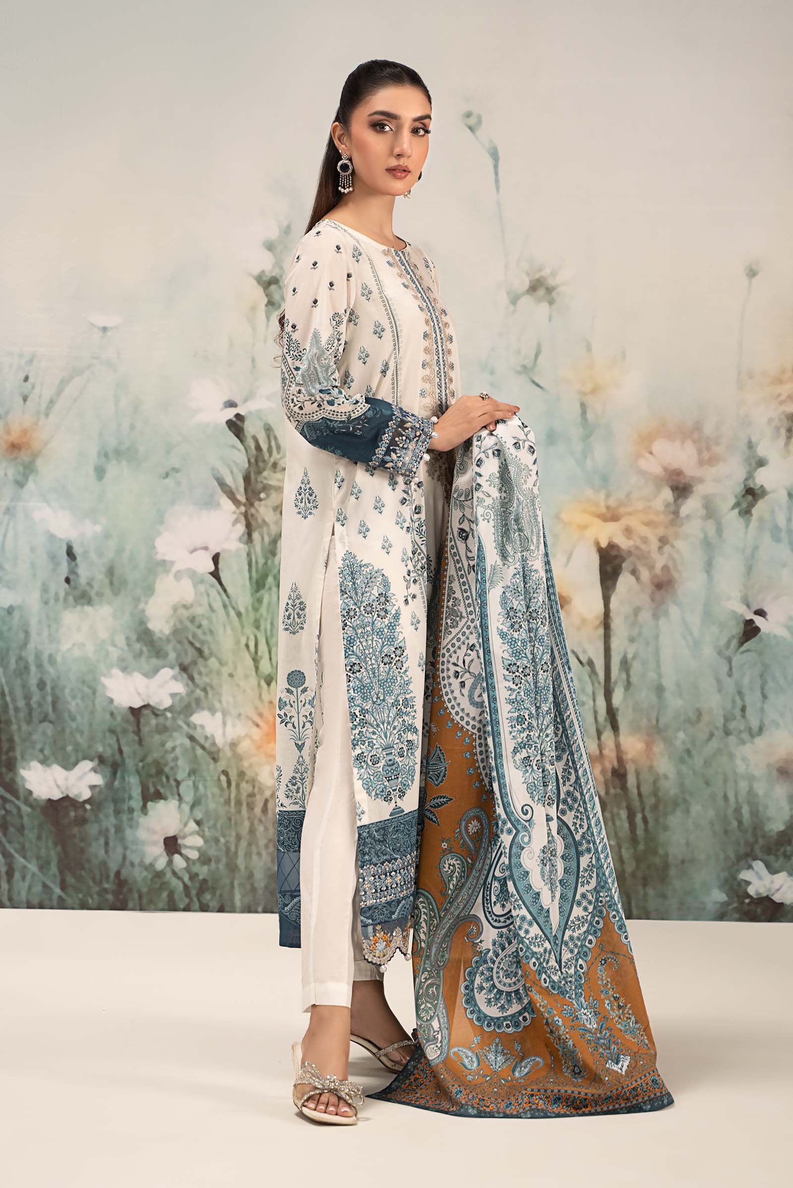 3 Piece Embroidered Lawn Suit