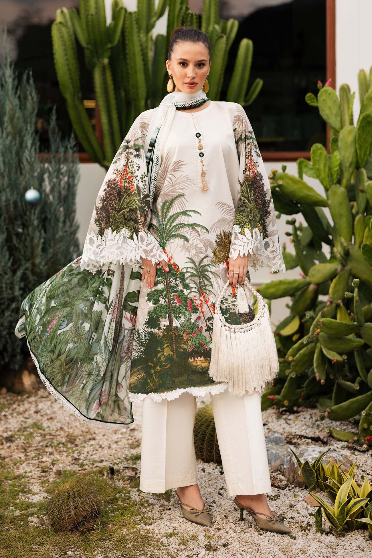 3 Piece Embroidered Lawn Suit