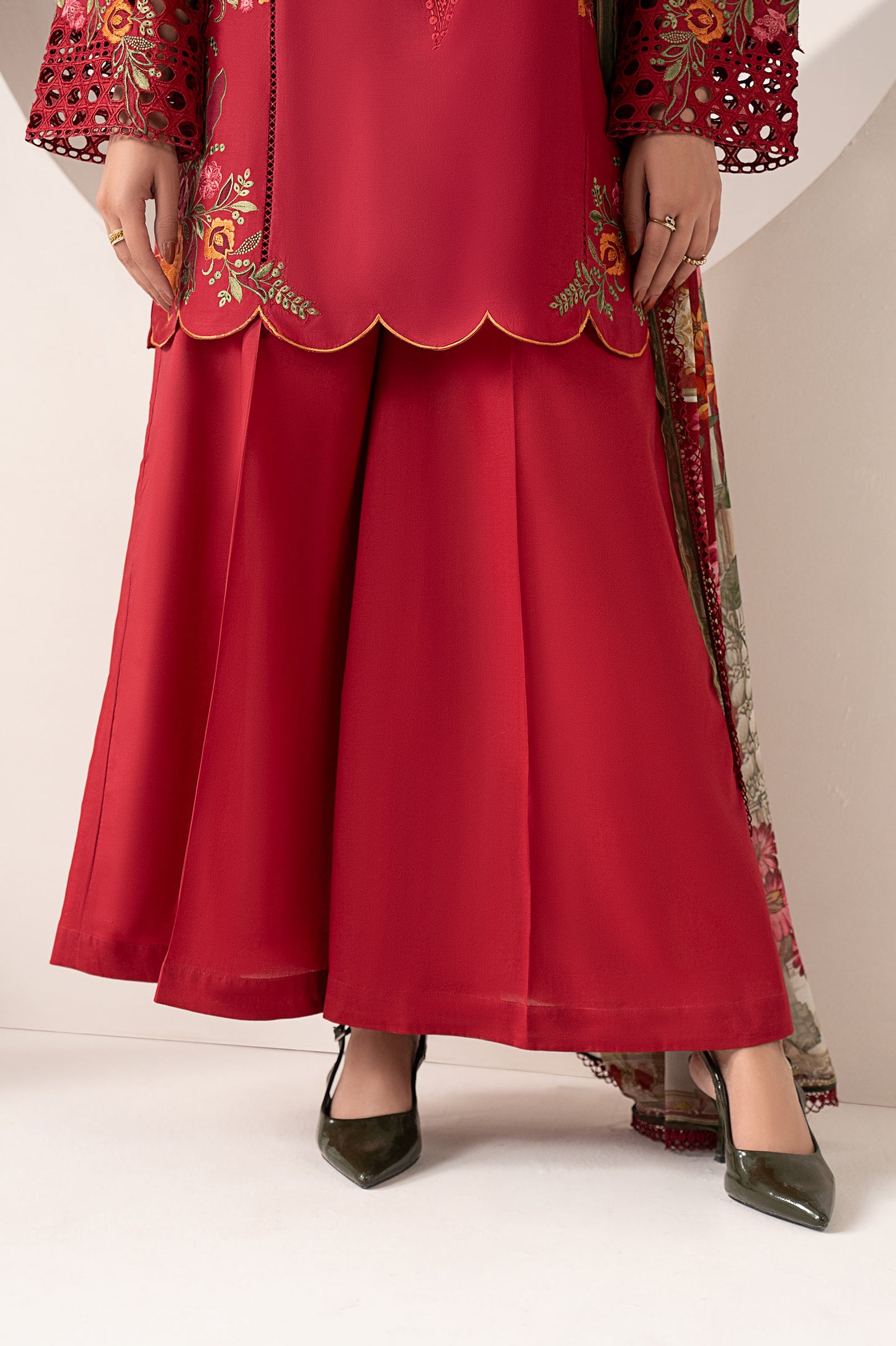 3 Piece Embroidered Lawn Suit