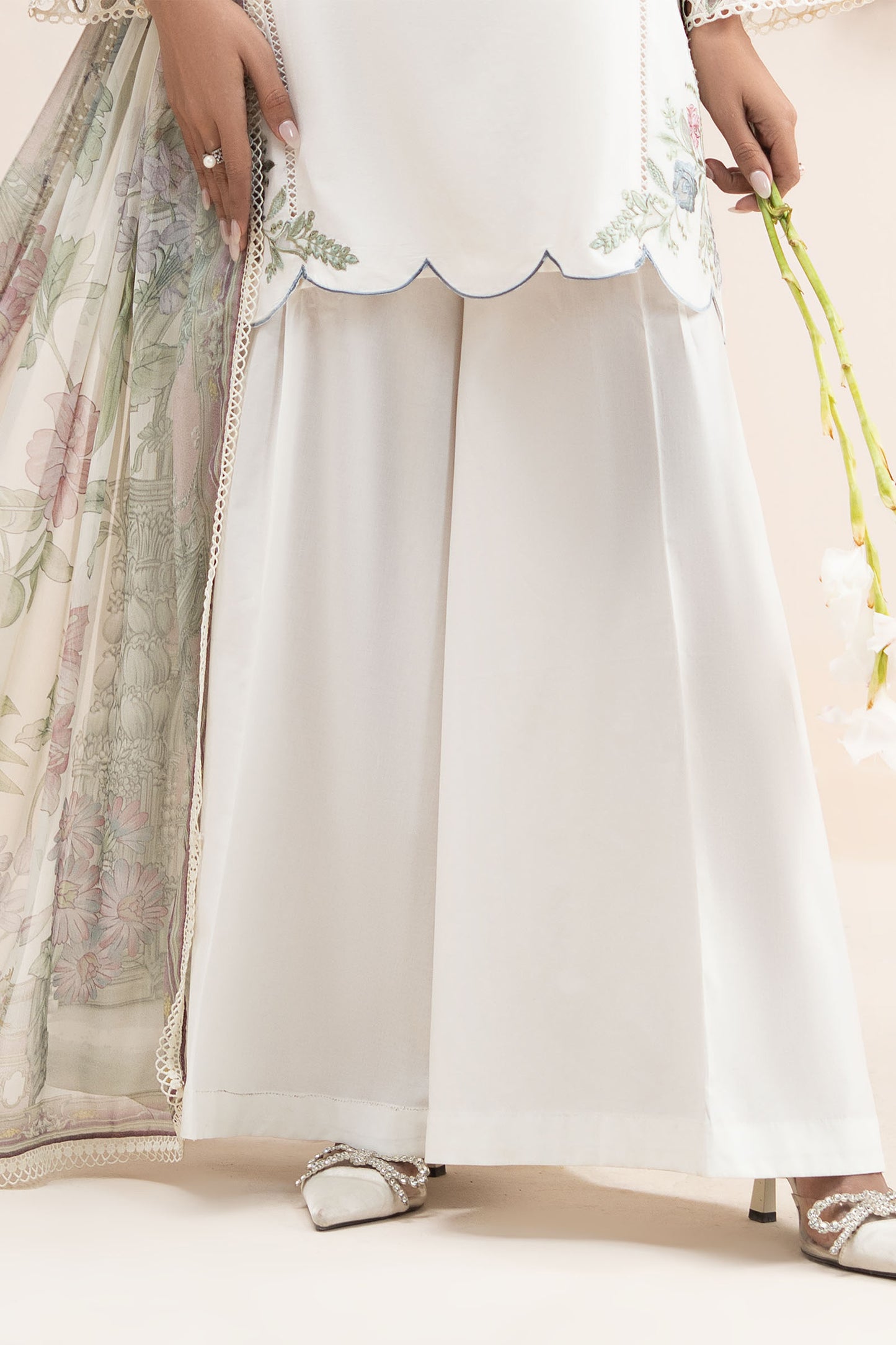 3 Piece Embroidered Lawn Suit