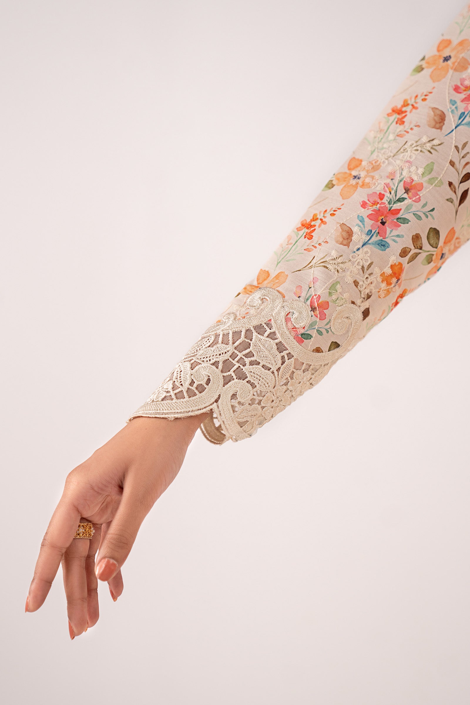 3 Piece Embroidered Lawn Suit