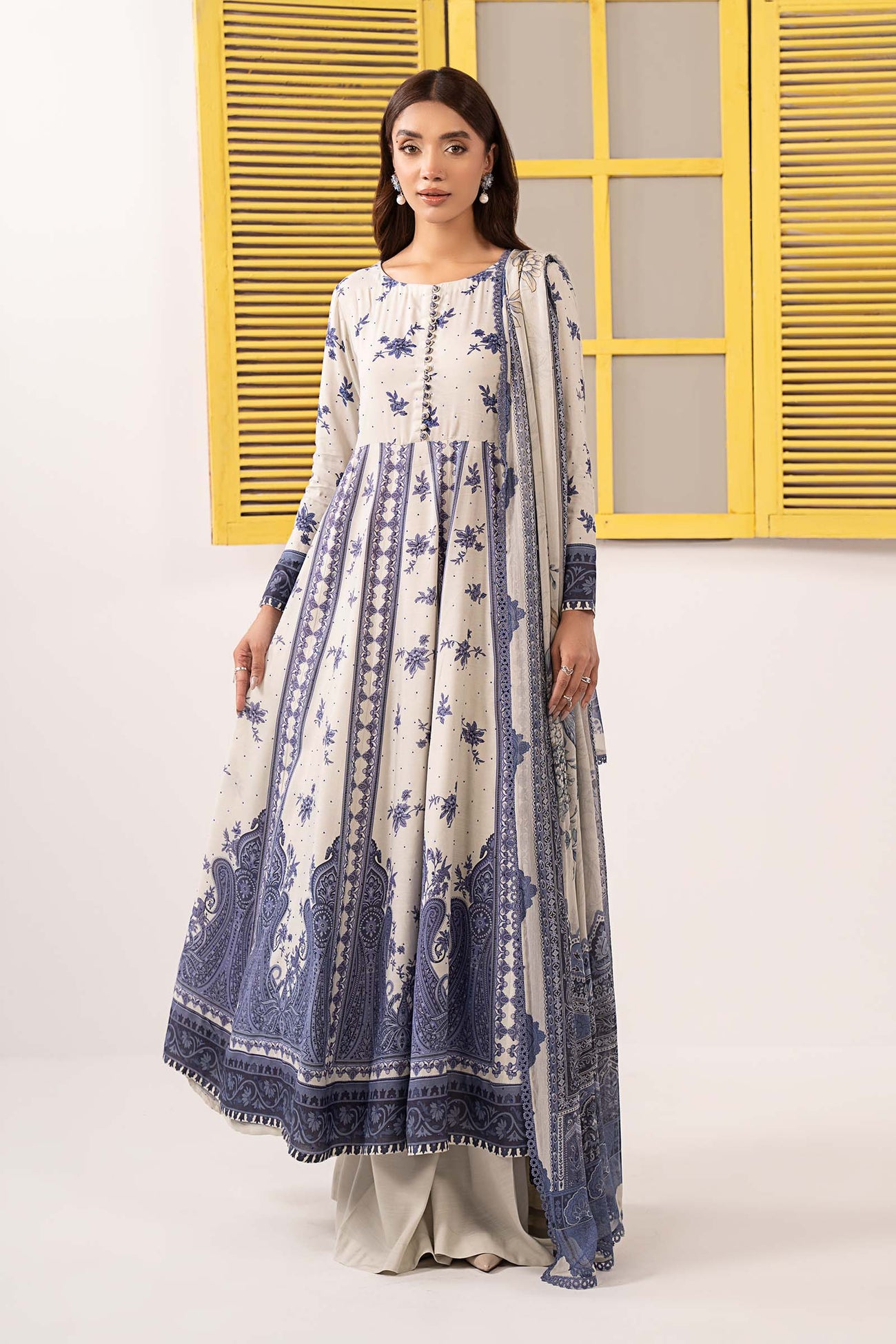 3 Piece Embroidered Pk Raw Silk Suit