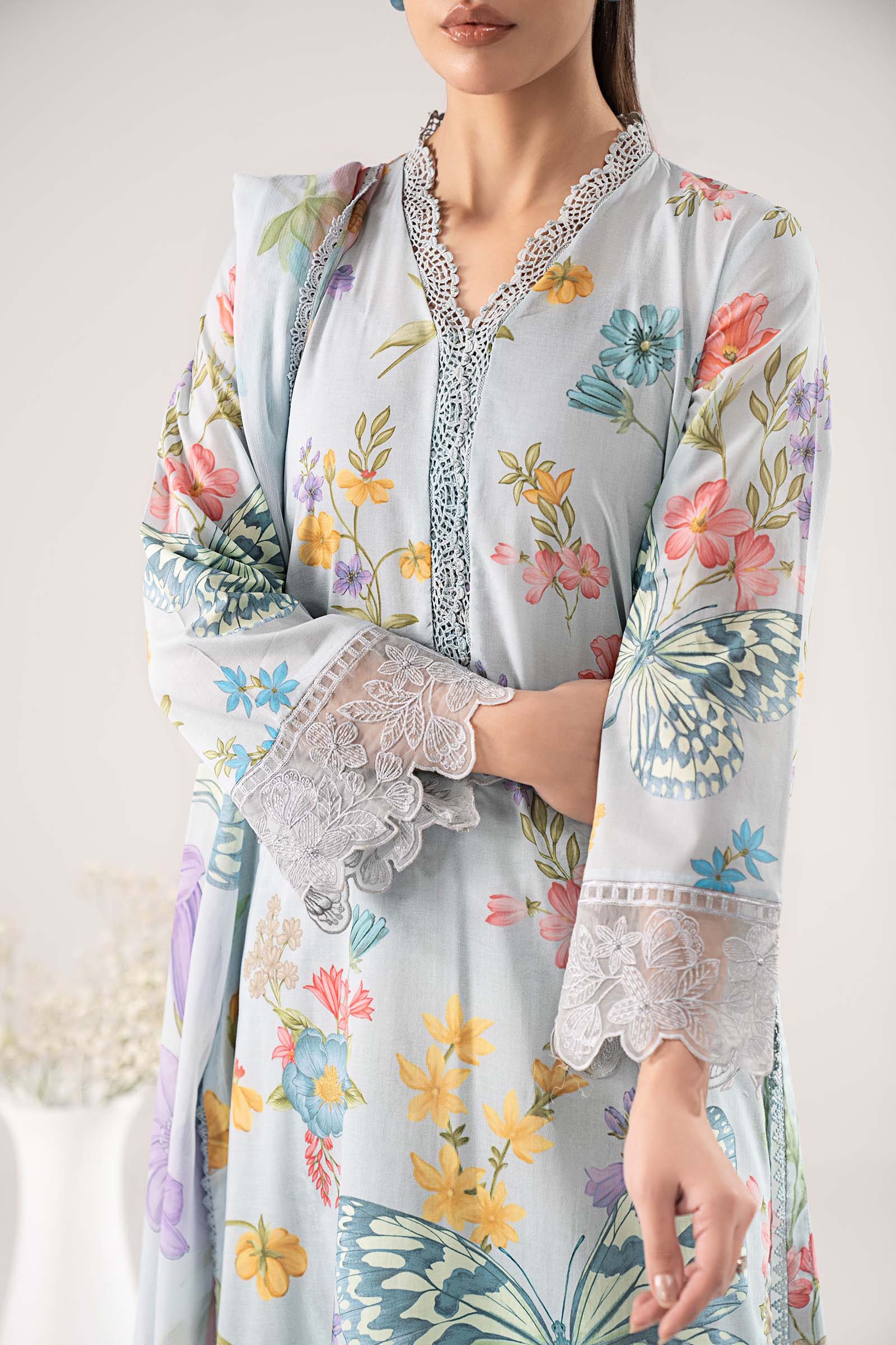 3 Piece Embroidered Lawn Suit