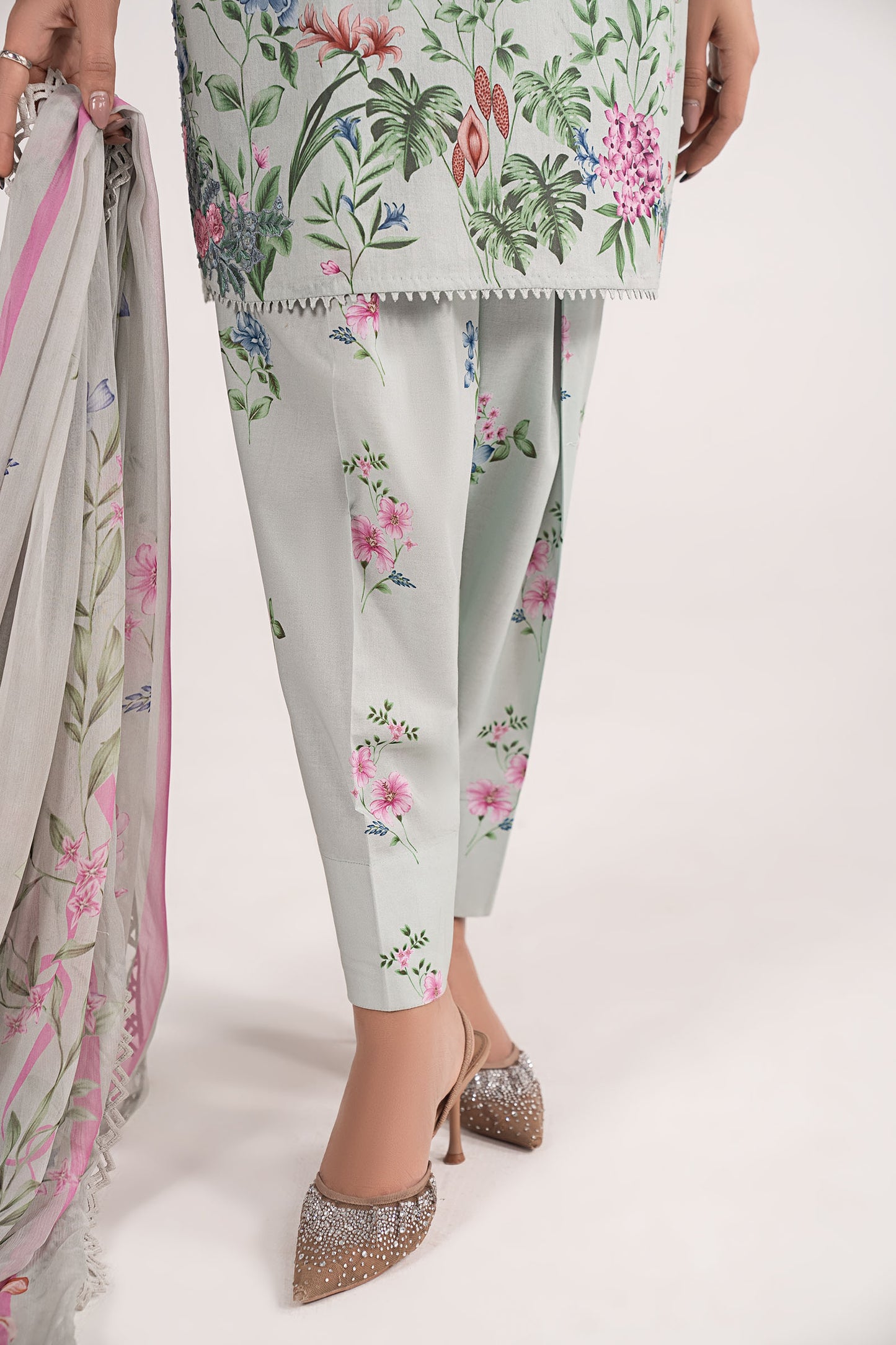 3 Piece Embroidered Lawn Suit