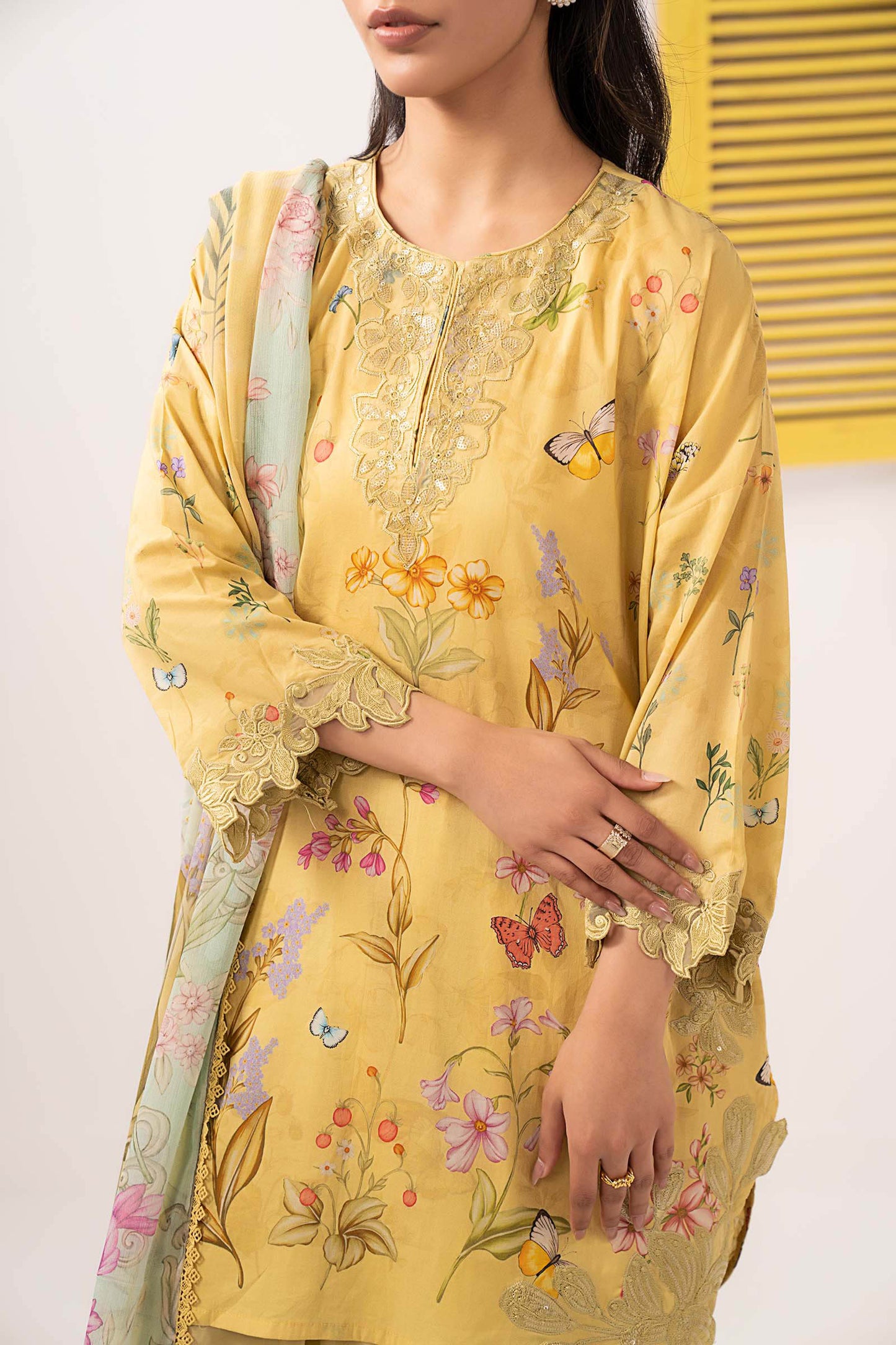 3 Piece Embroidered Lawn Suit