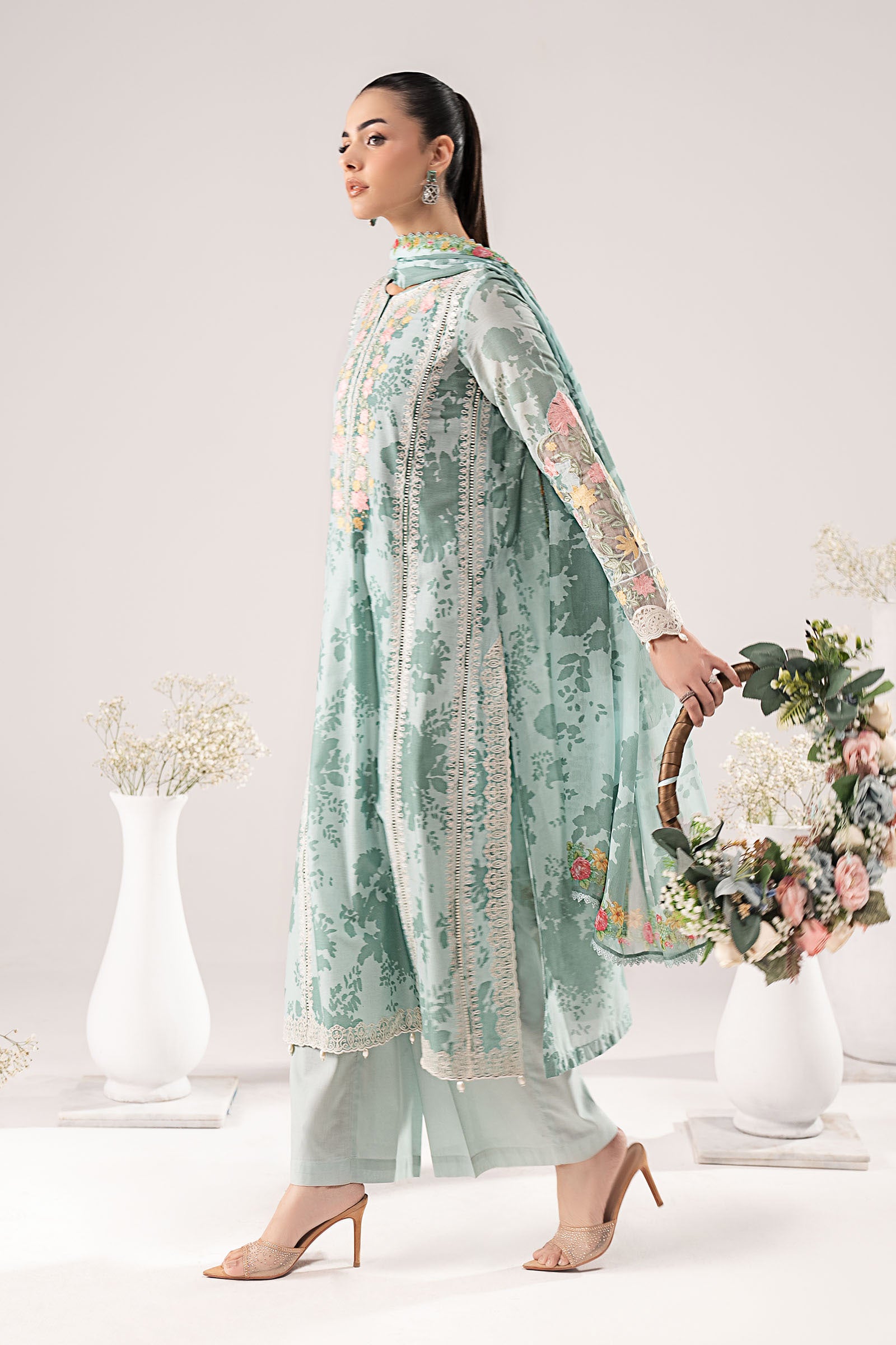 3 Piece Embroidered Lawn Suit
