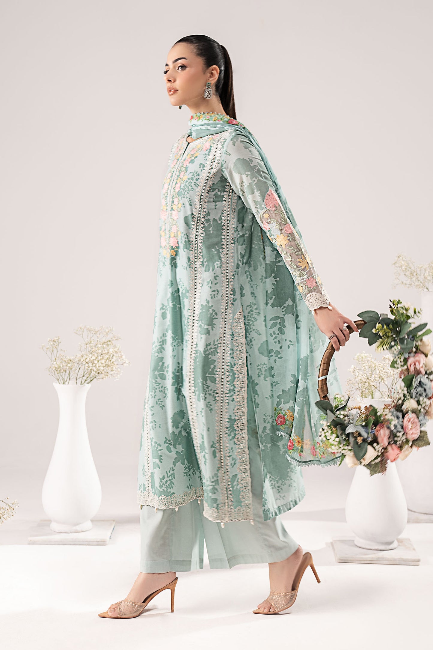 3 Piece Embroidered Lawn Suit
