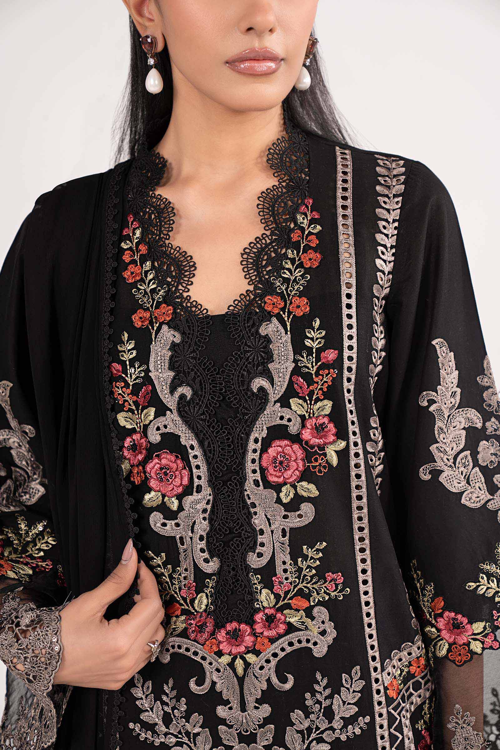 3 Piece Embroidered Lawn Suit