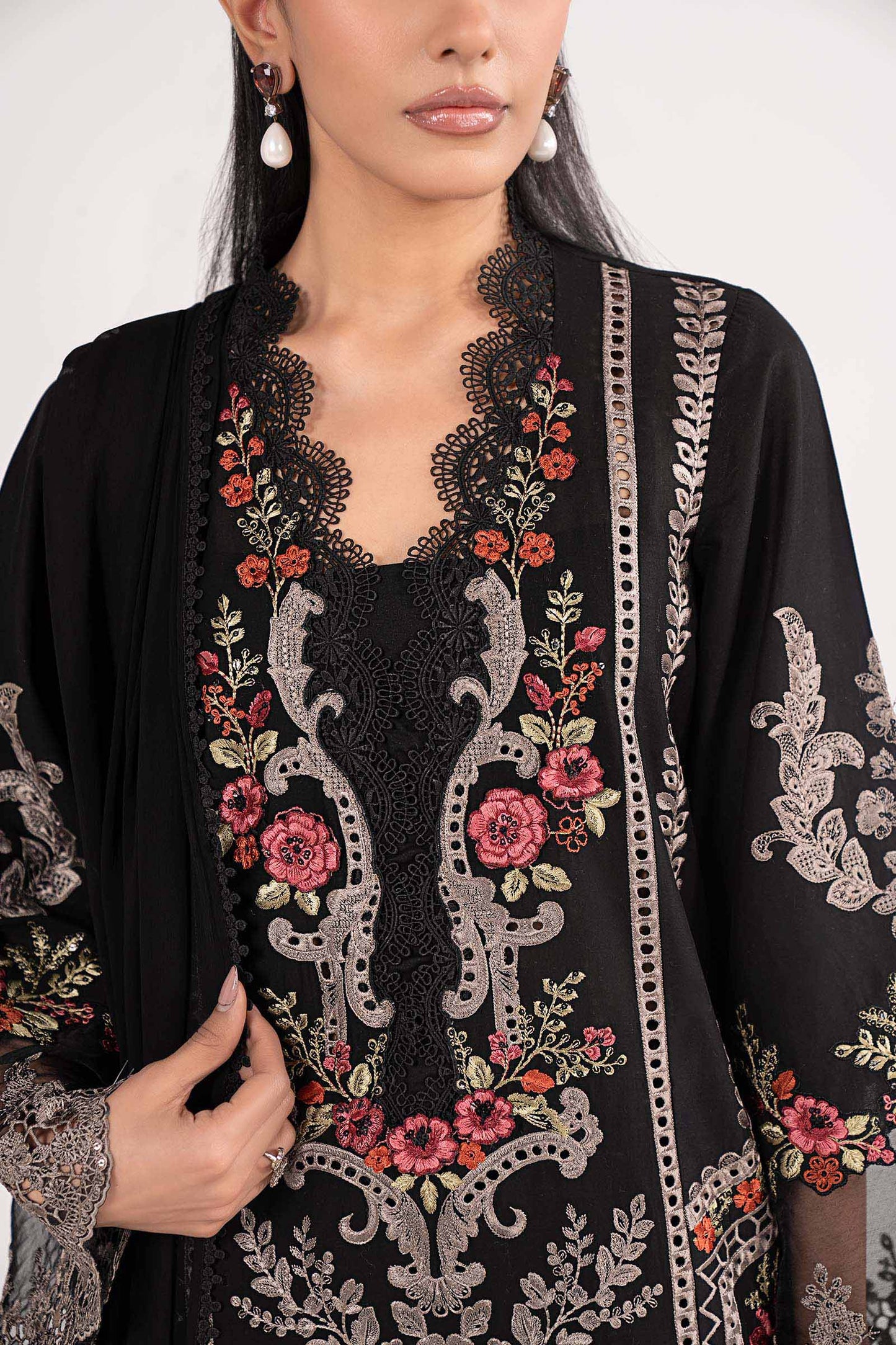 3 Piece Embroidered Lawn Suit