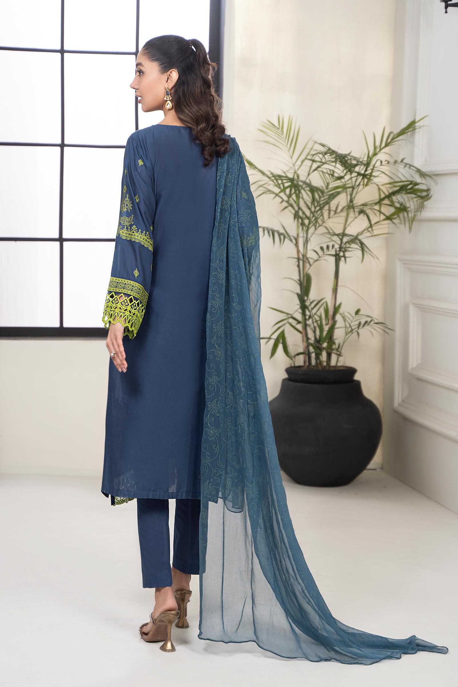 3 Piece Embroidered Lawn Suit