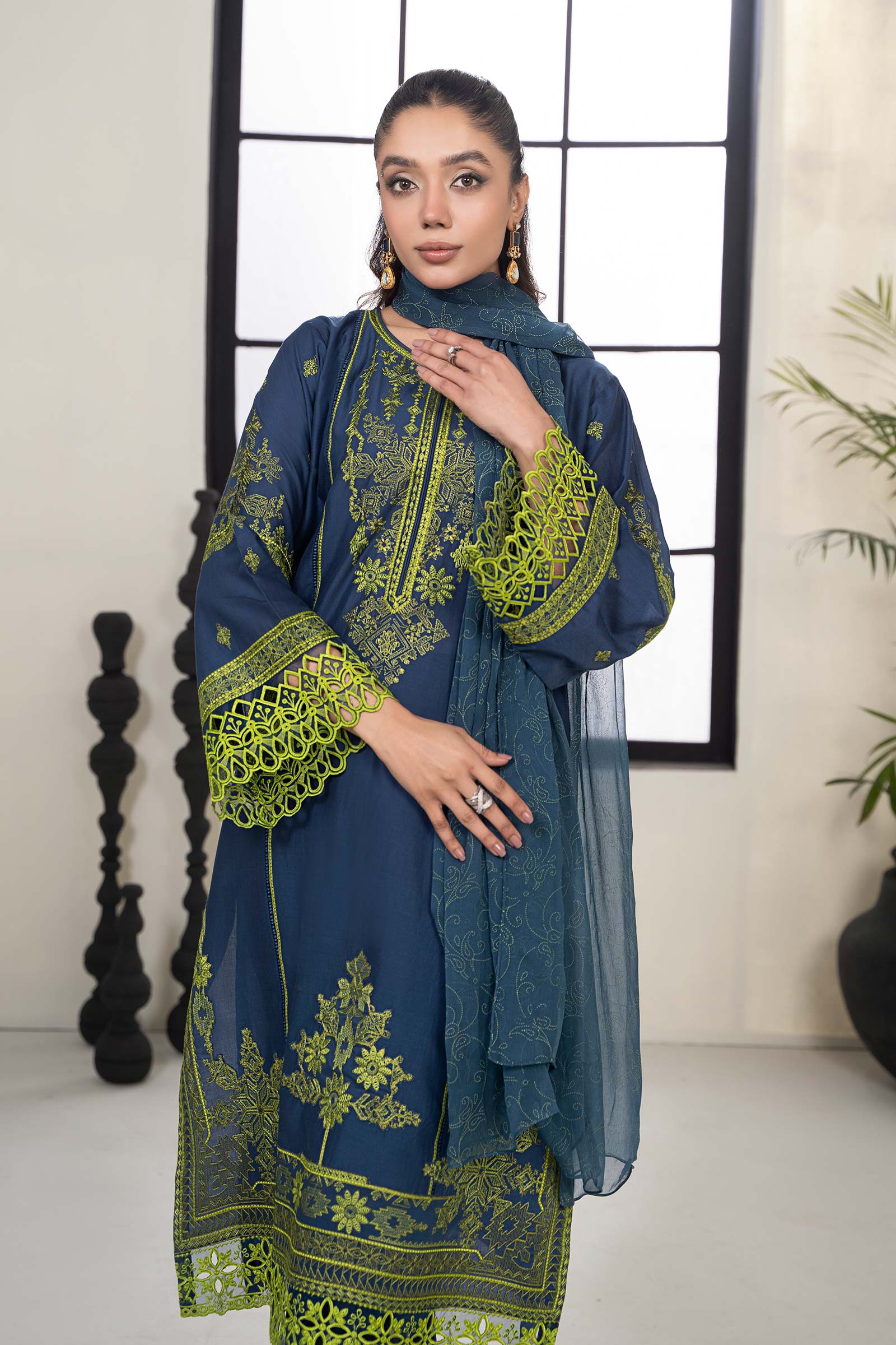 3 Piece Embroidered Lawn Suit
