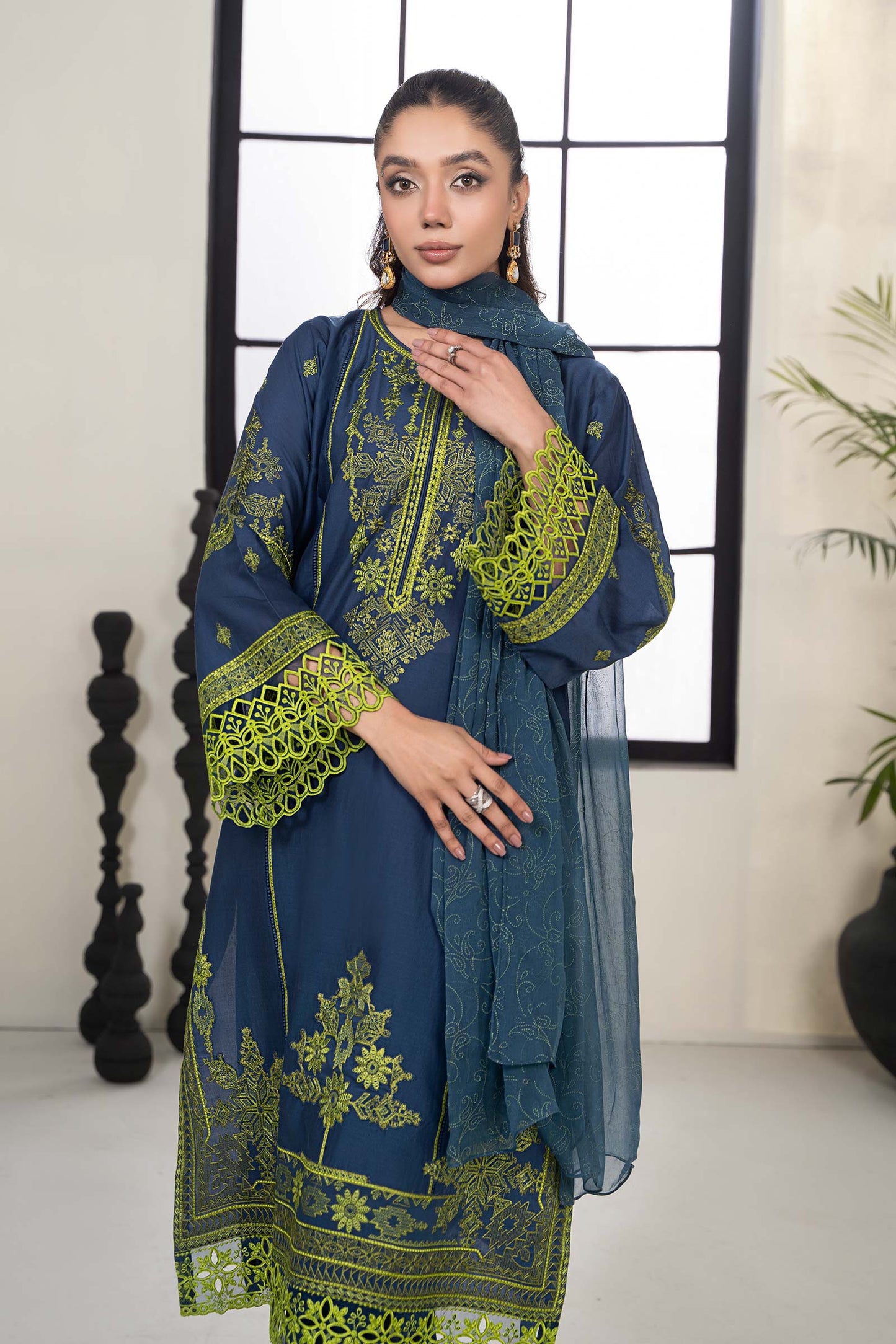 3 Piece Embroidered Lawn Suit
