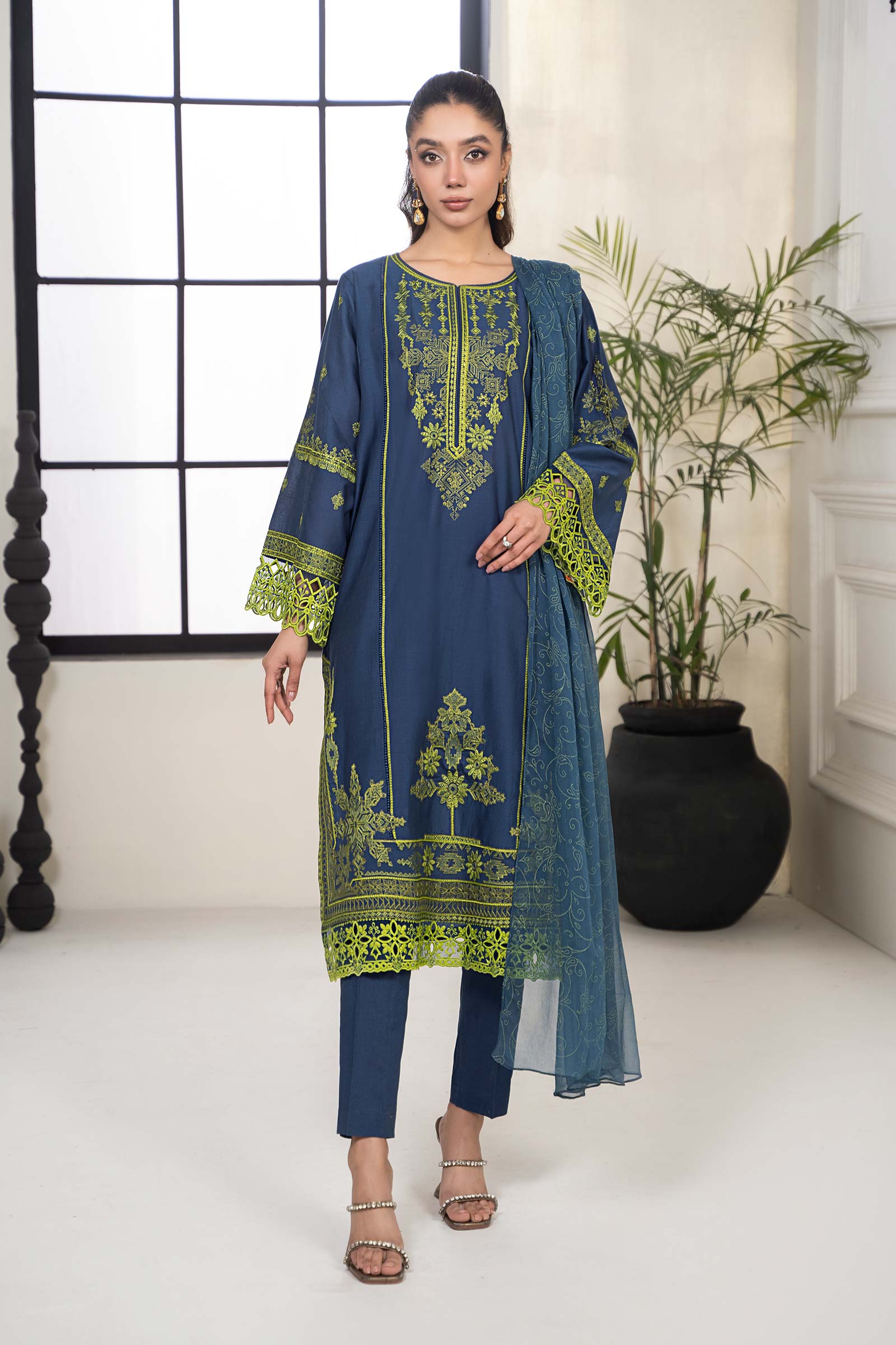 3 Piece Embroidered Lawn Suit