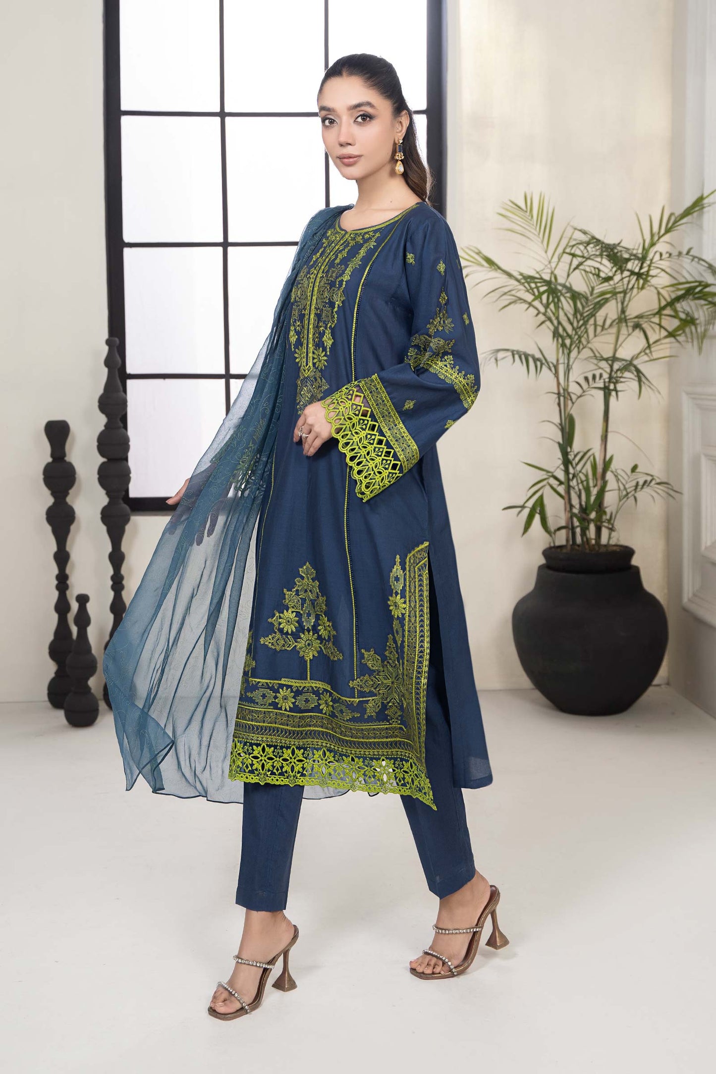 3 Piece Embroidered Lawn Suit
