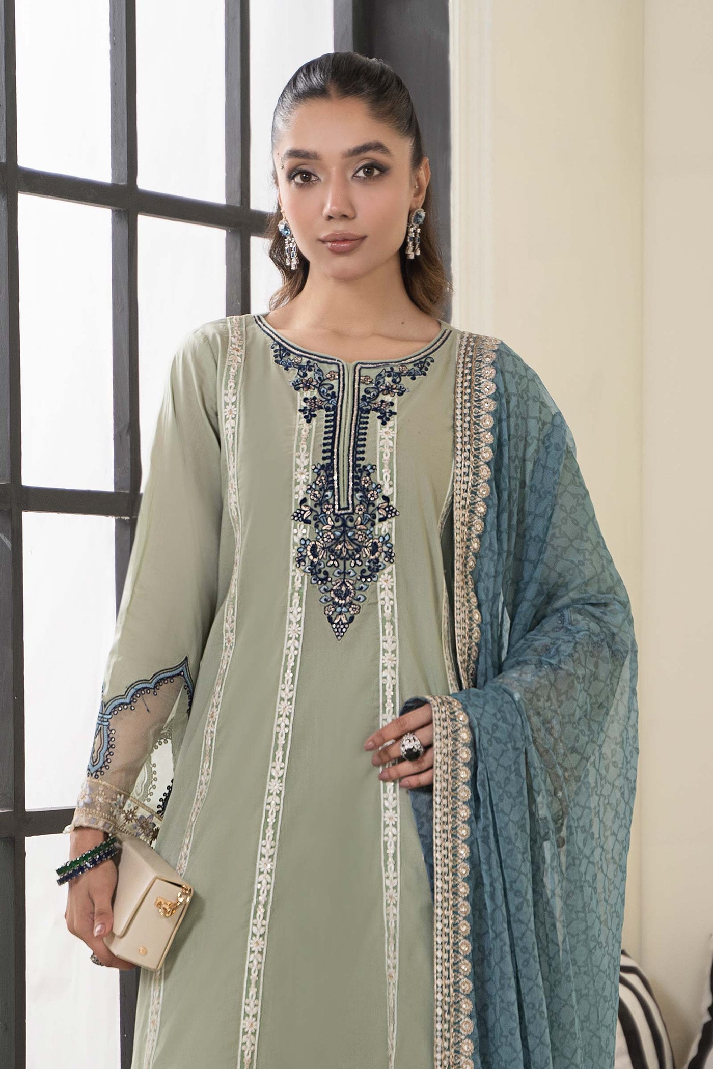 3 Piece Embroidered Lawn Suit