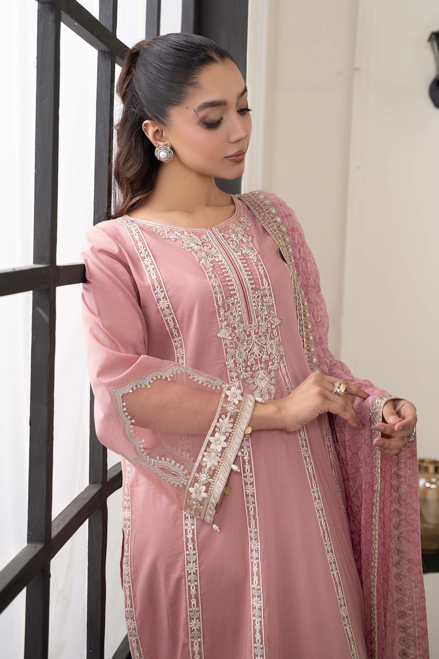 3 Piece Embroidered Lawn Suit