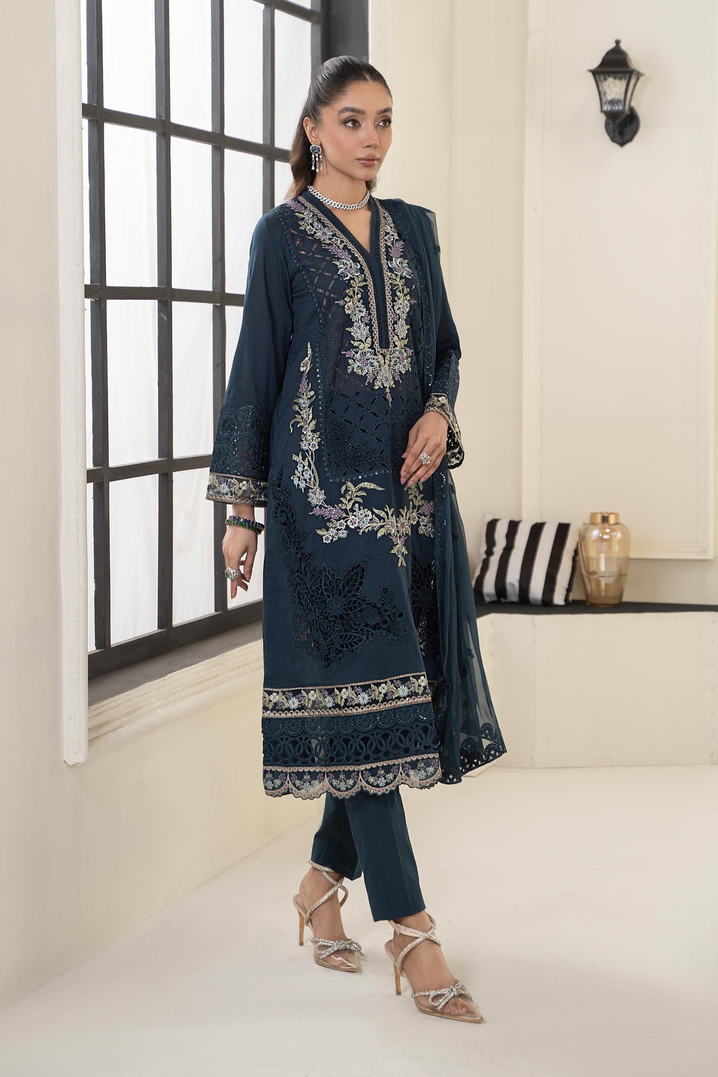 3 Piece Embroidered Lawn Suit