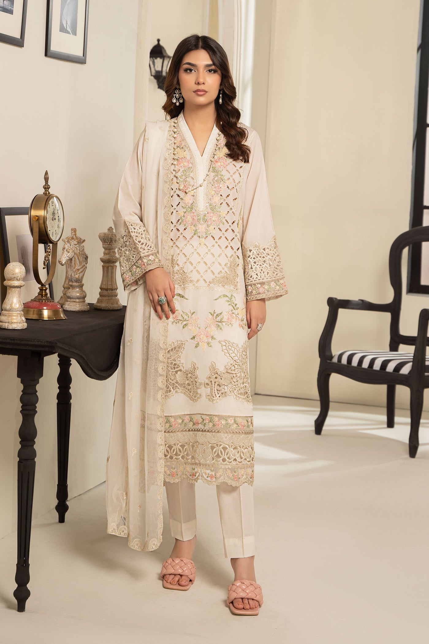 3 Piece Embroidered Lawn Suit