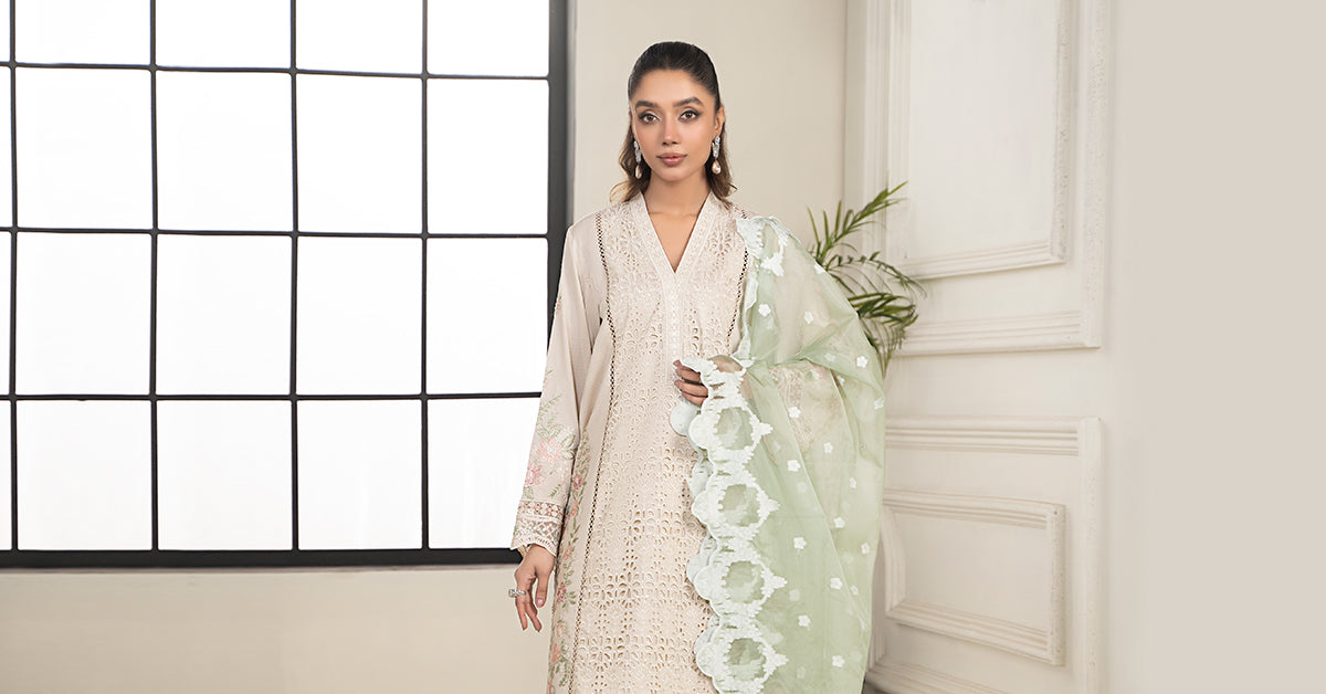 3 Piece Embroidered Lawn Suit