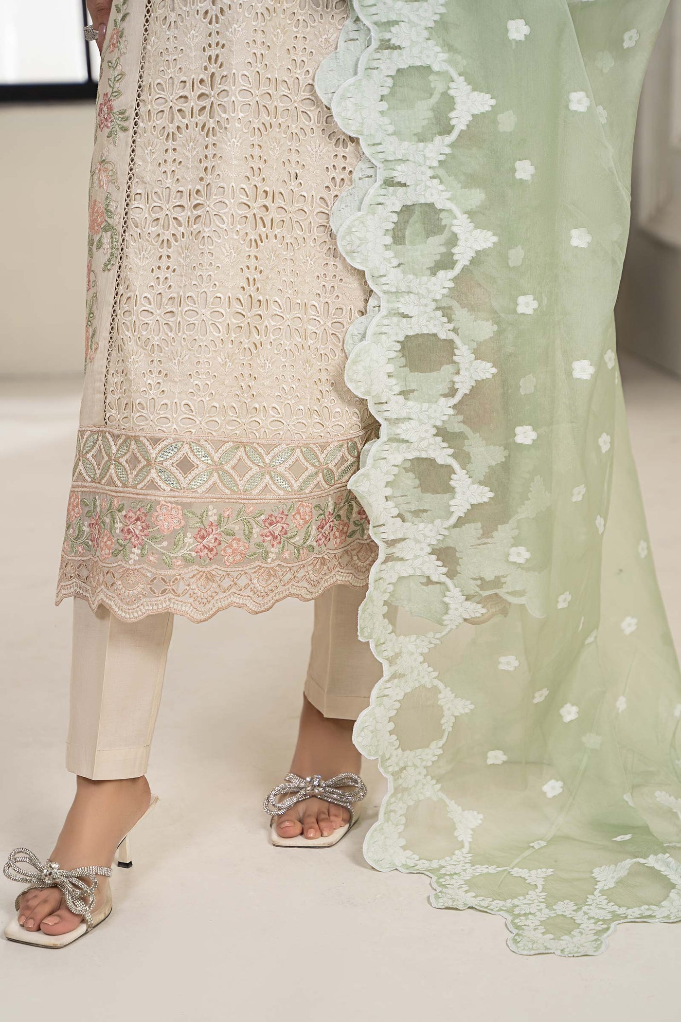 3 Piece Embroidered Lawn Suit | DW-EF24-33