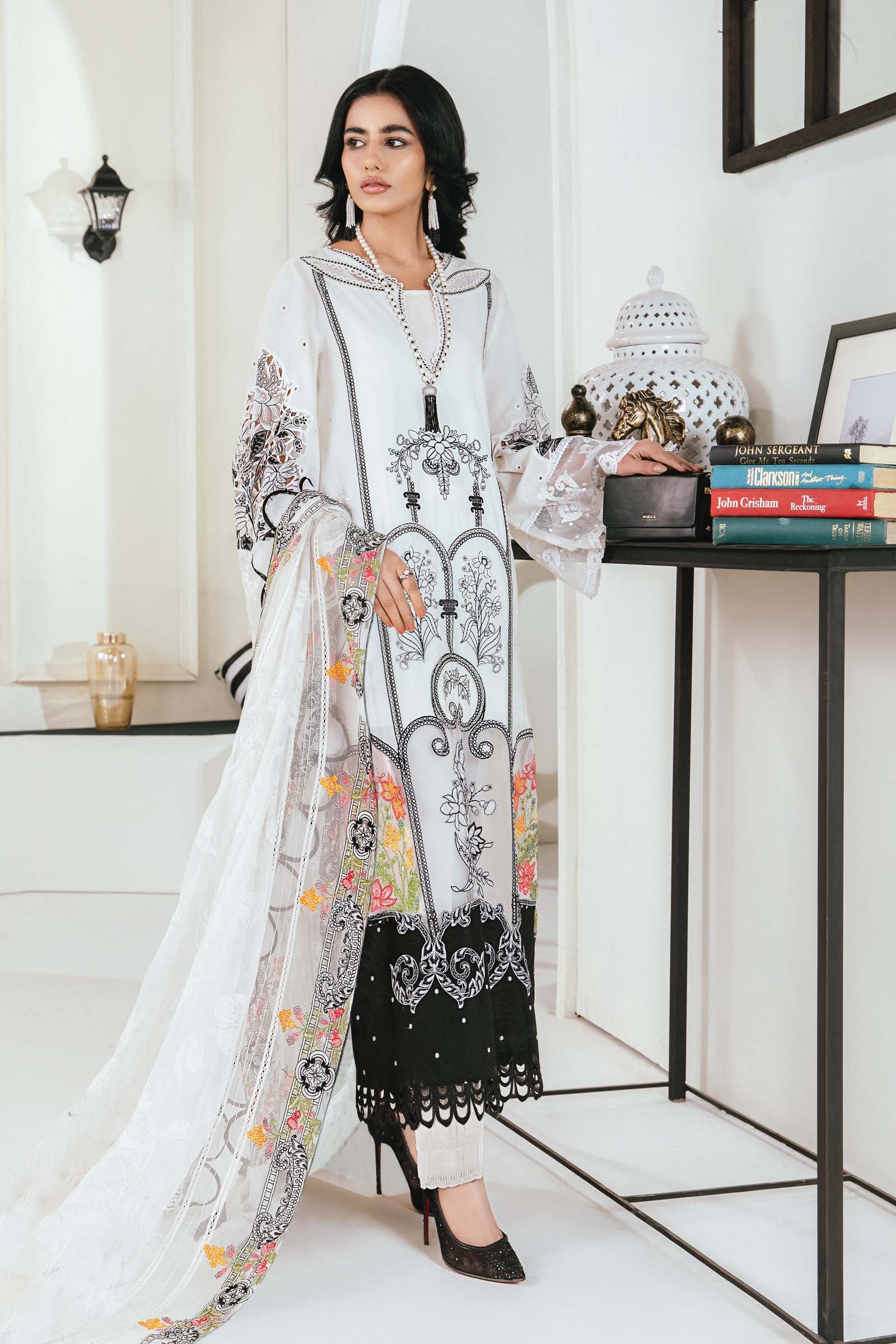 3 Piece Embroidered Lawn Suit