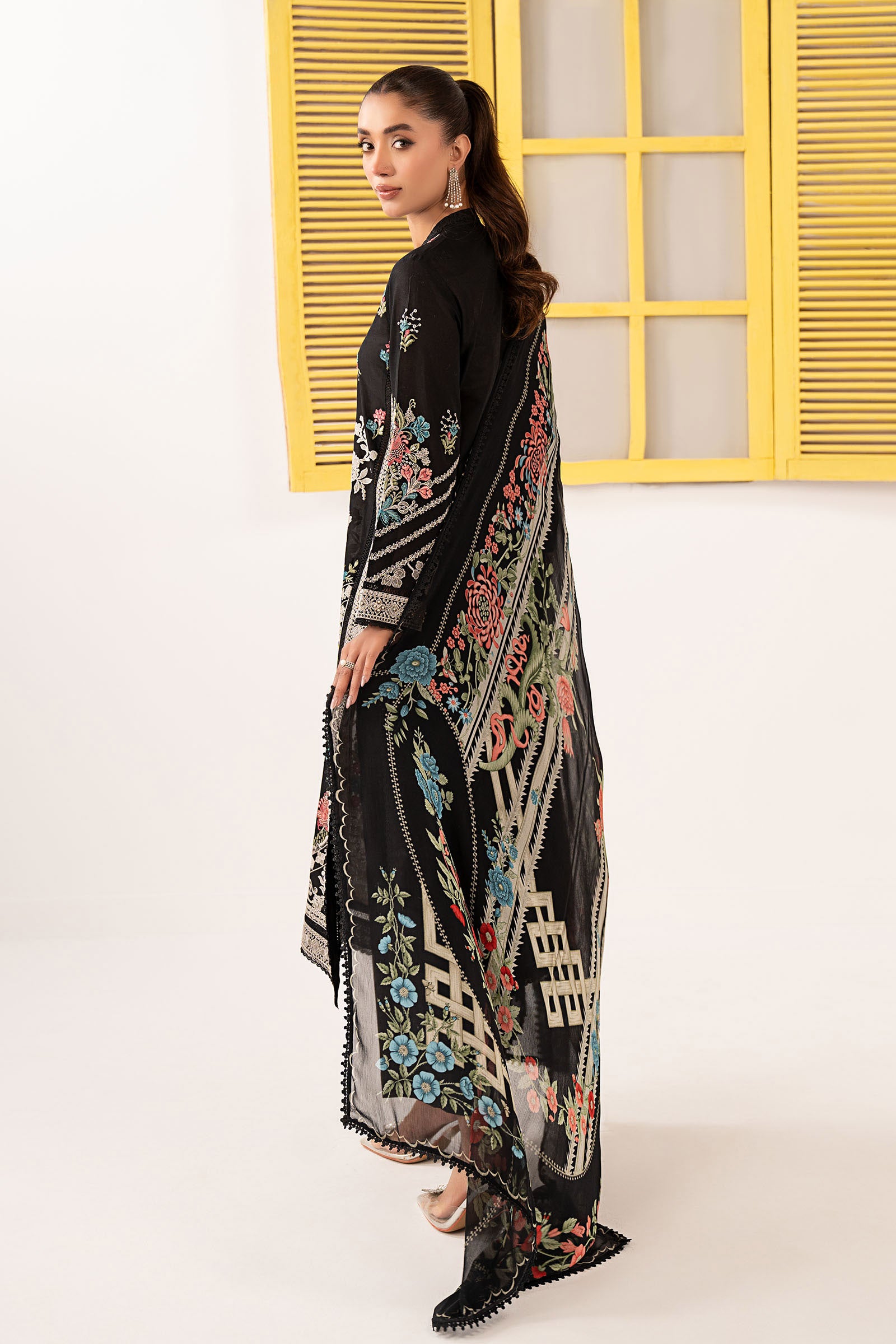3 Piece Embroidered Lawn Suit