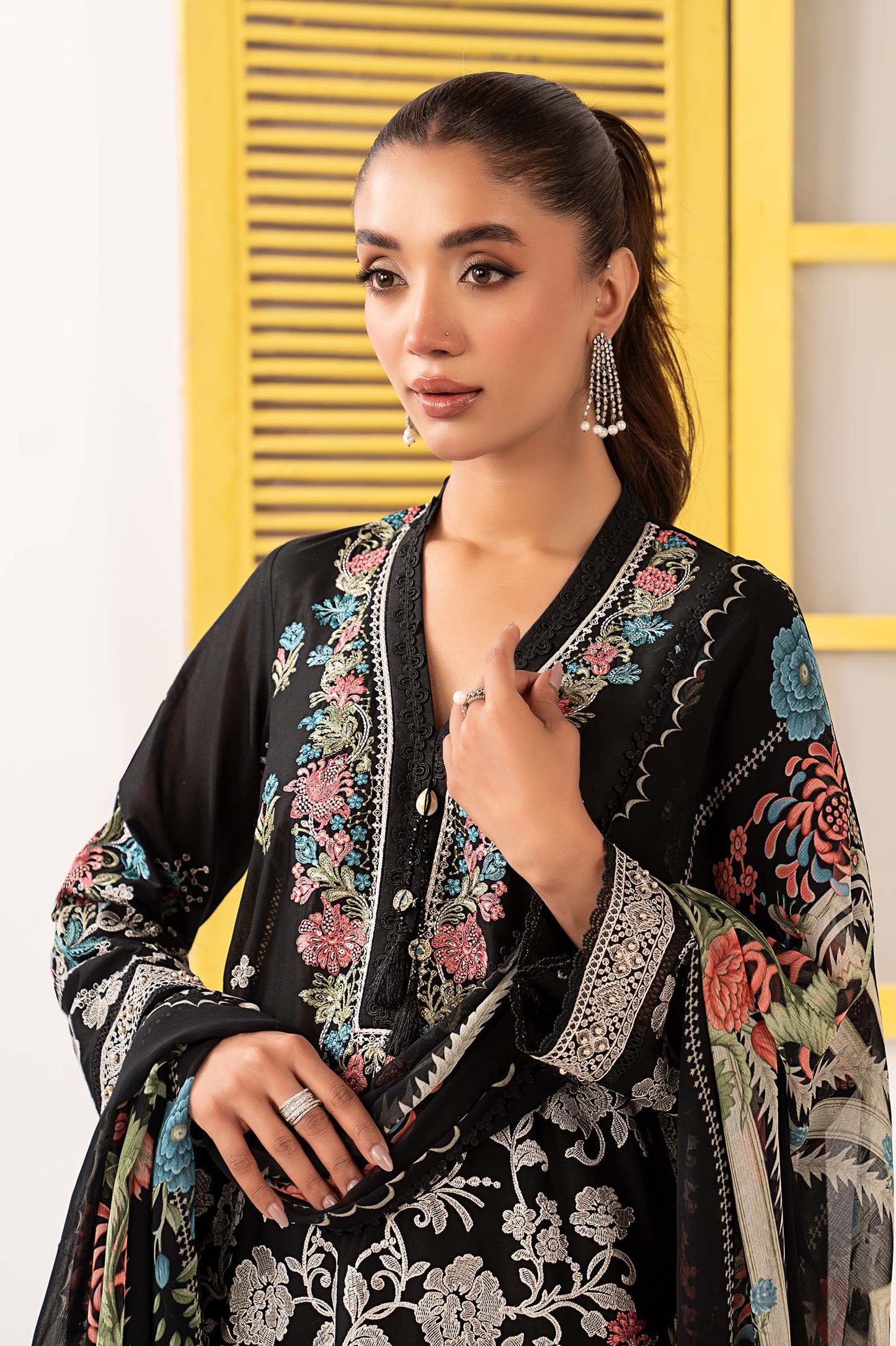 3 Piece Embroidered Lawn Suit