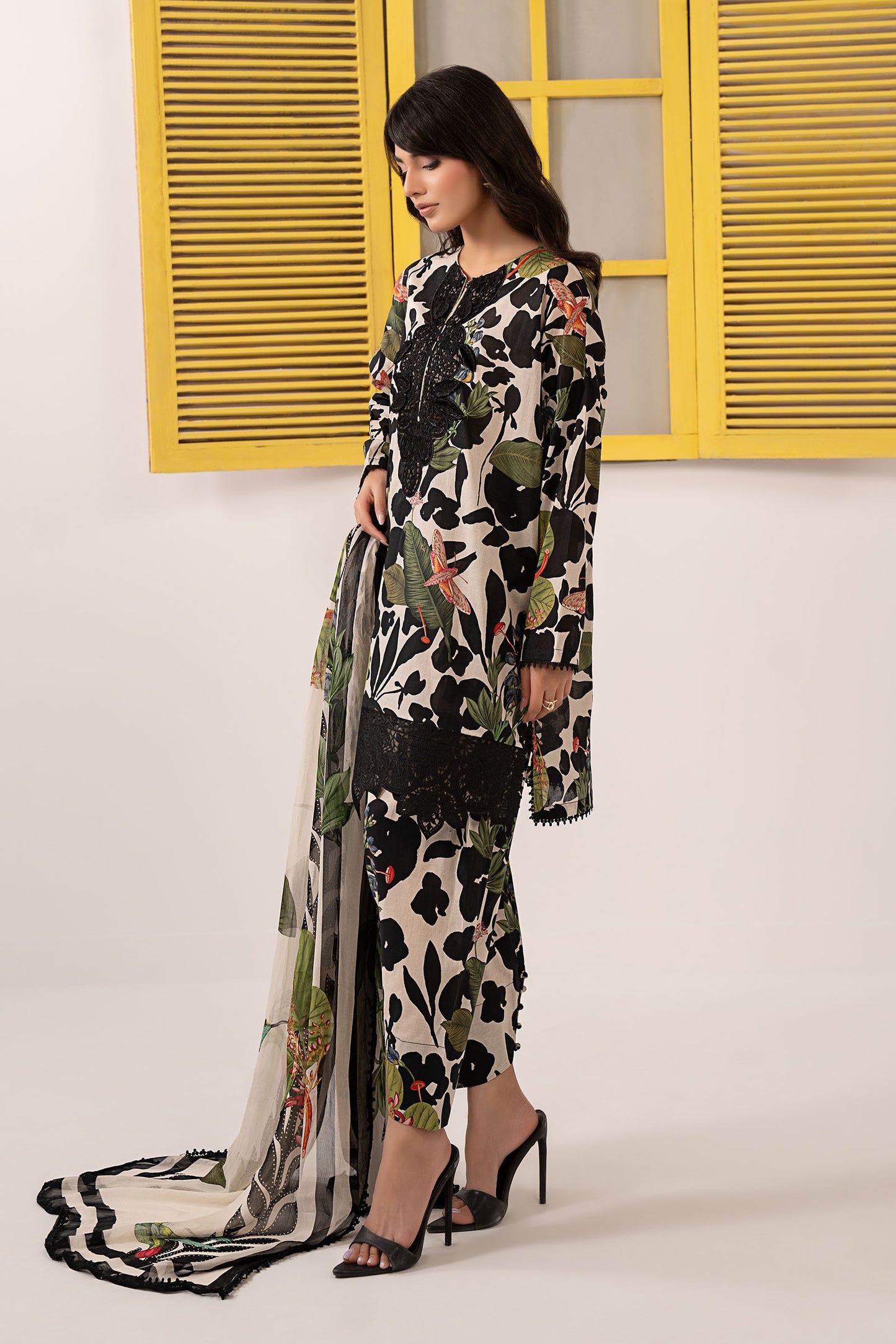 3 Piece Embroidered Lawn Suit