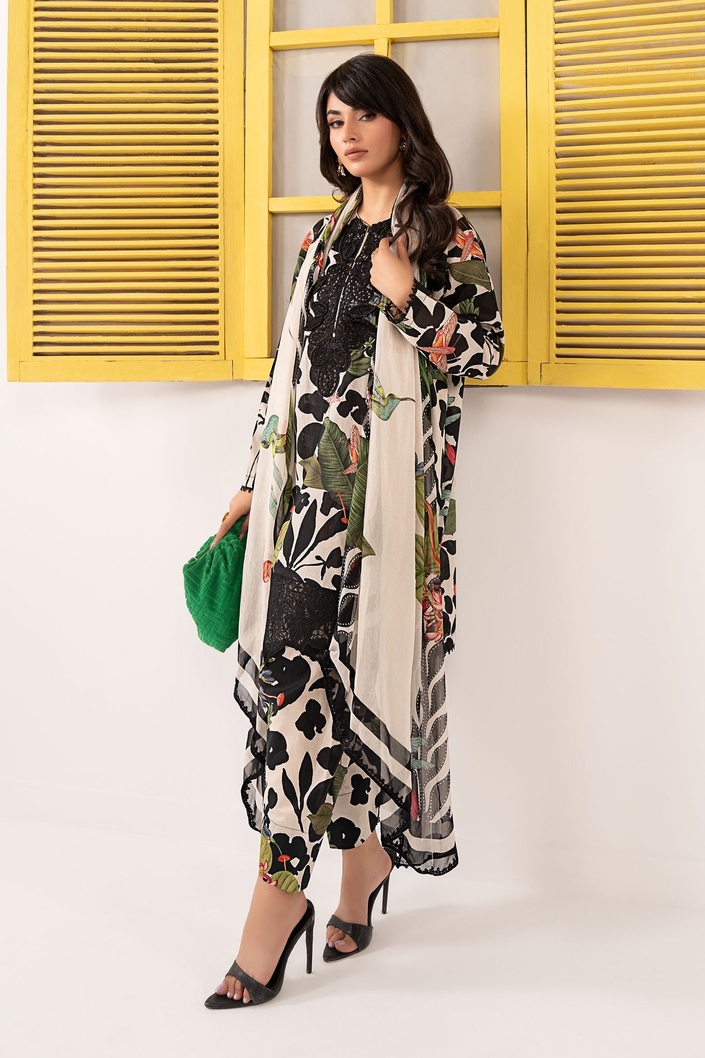 3 Piece Embroidered Lawn Suit