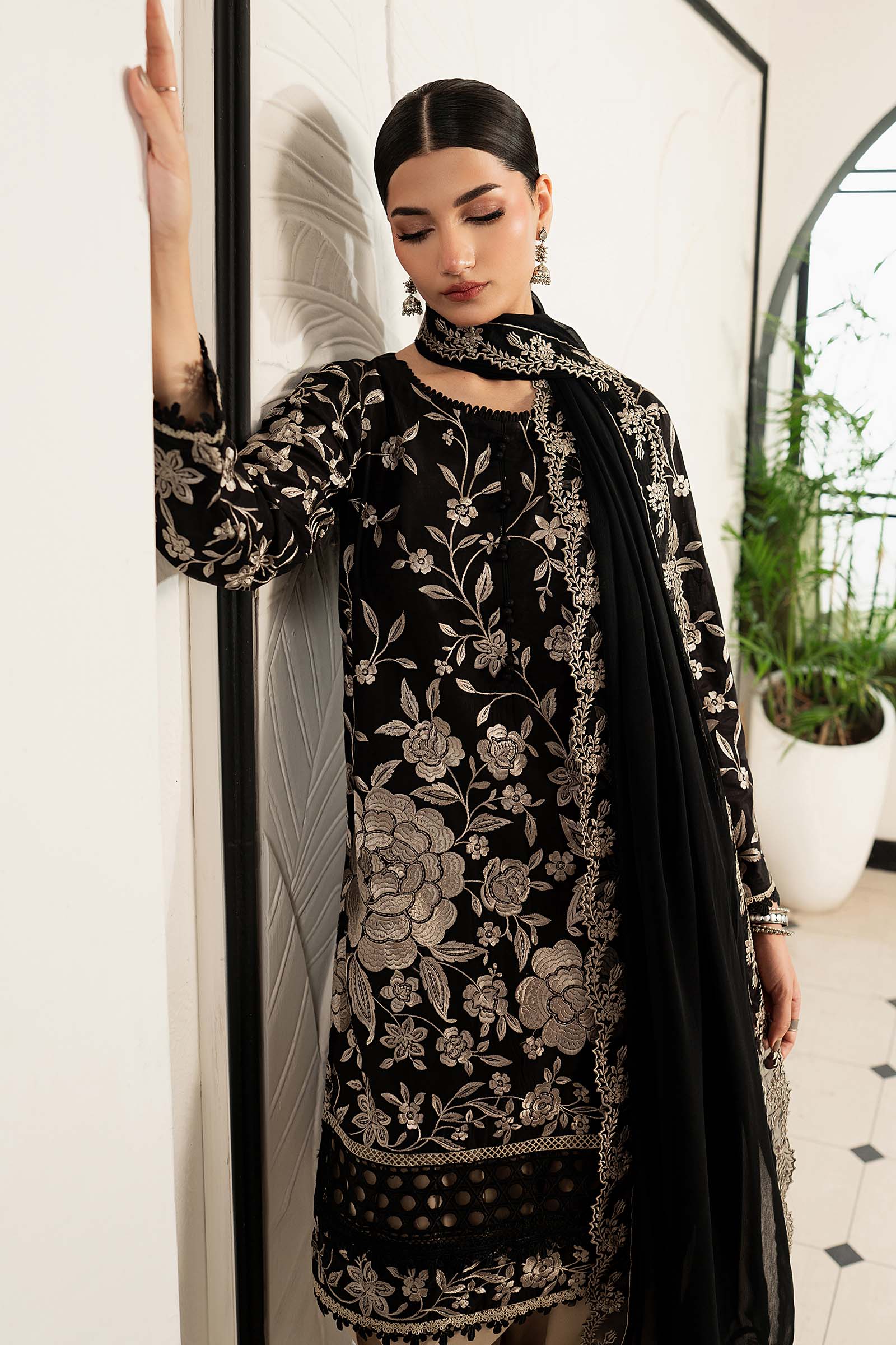 3 Piece Embroidered Lawn Suit