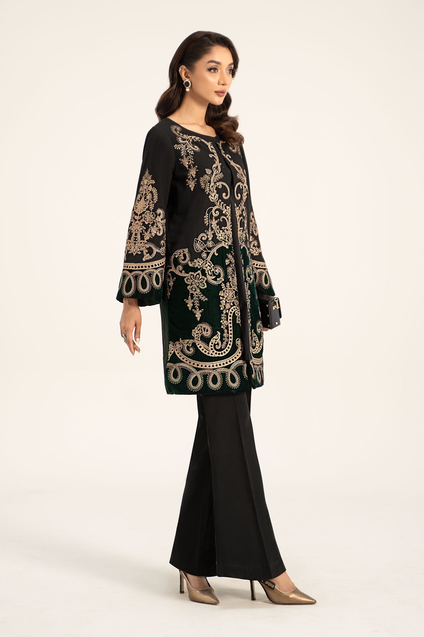 3 Piece Embroidered Khaddar Suit