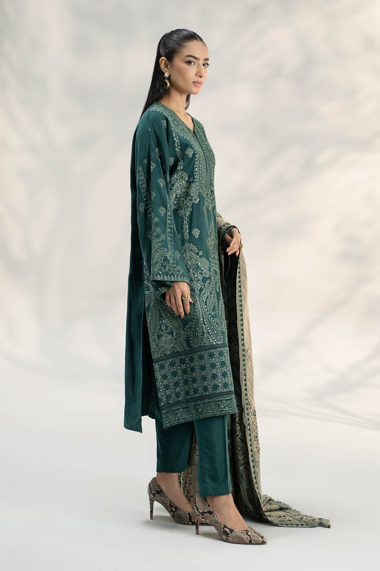 3 Piece Embroidered Pashmina Wool Suit