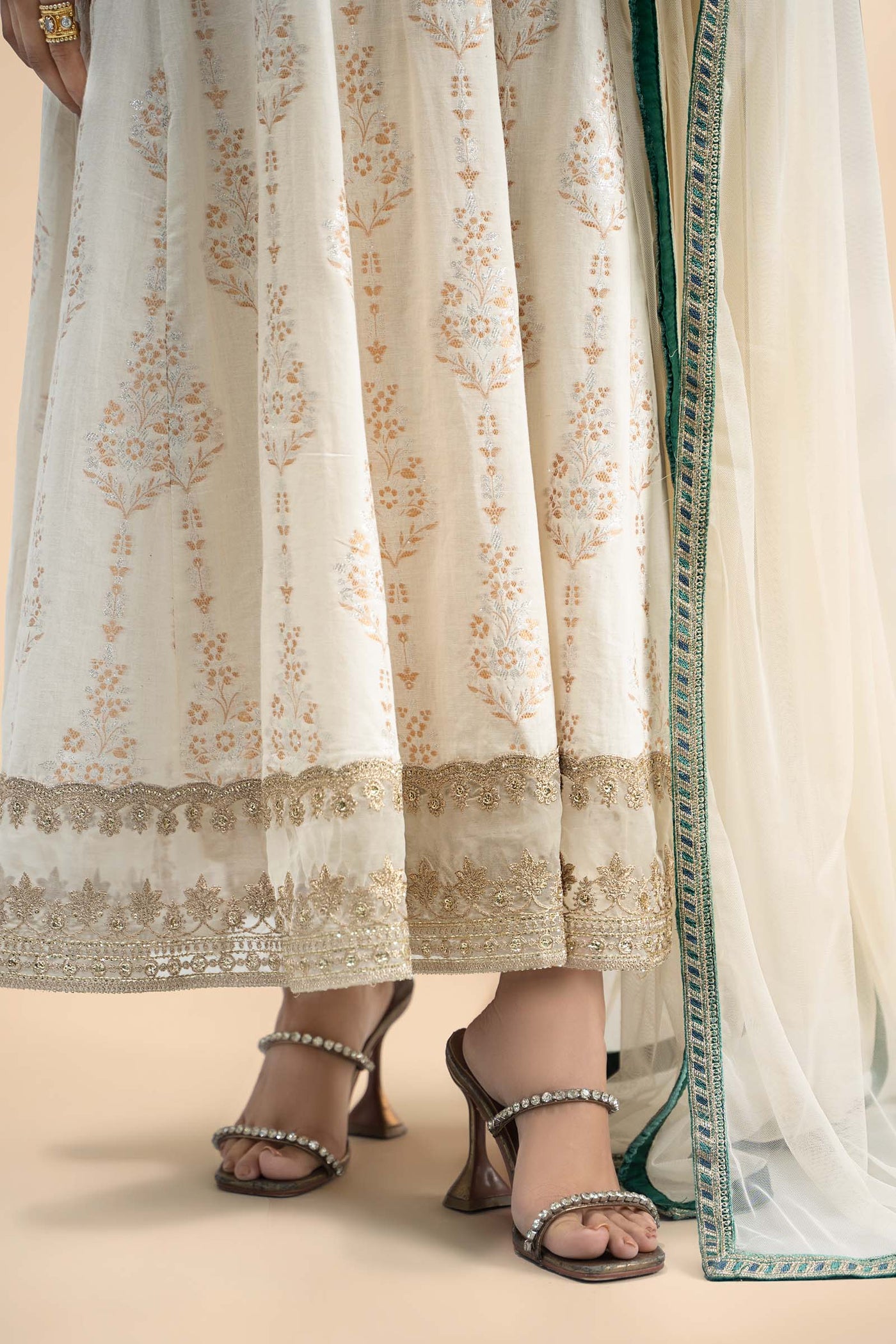 3 Piece Embroidered Jacquard Suit