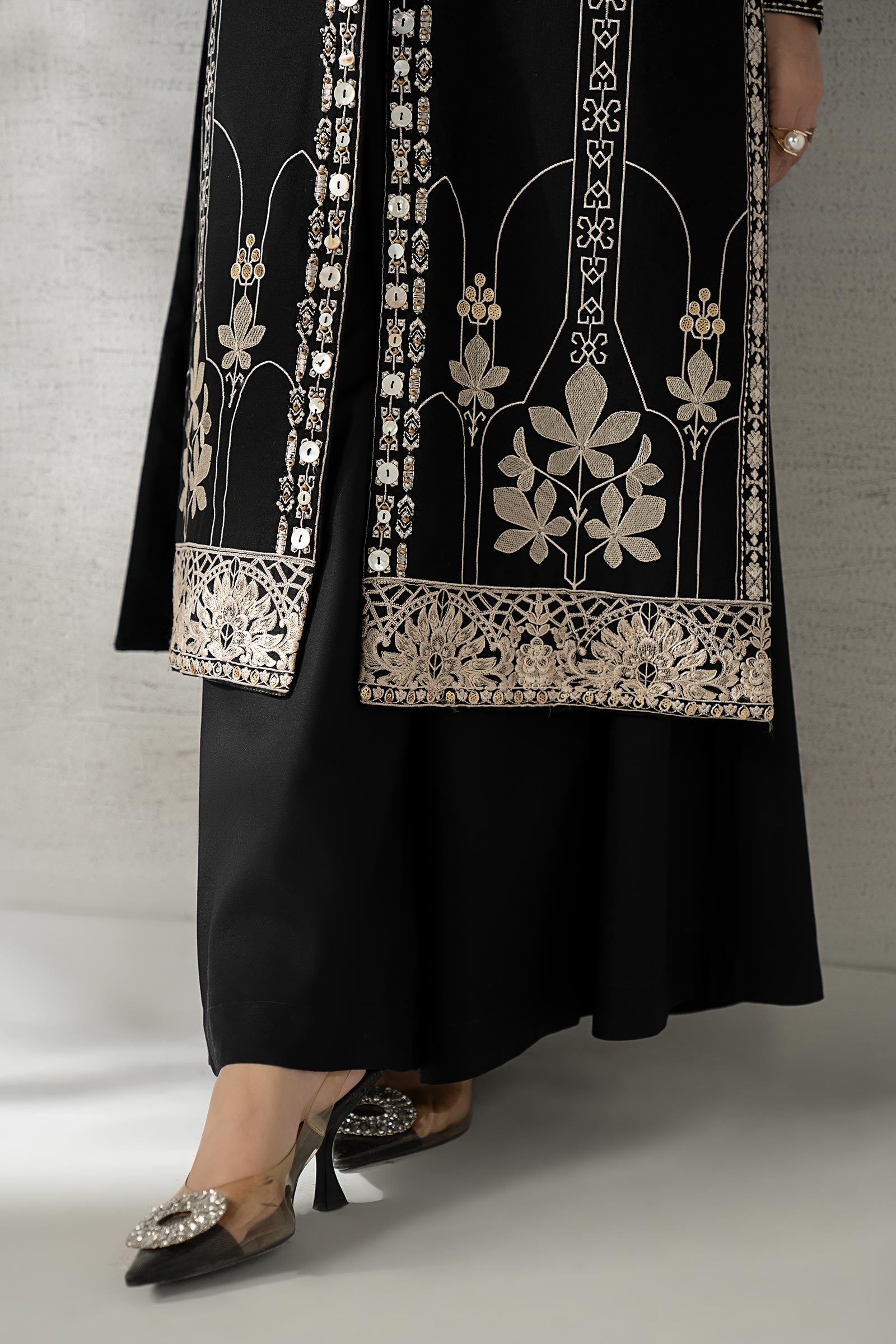 3 Piece Embroidered Khaddar Suit